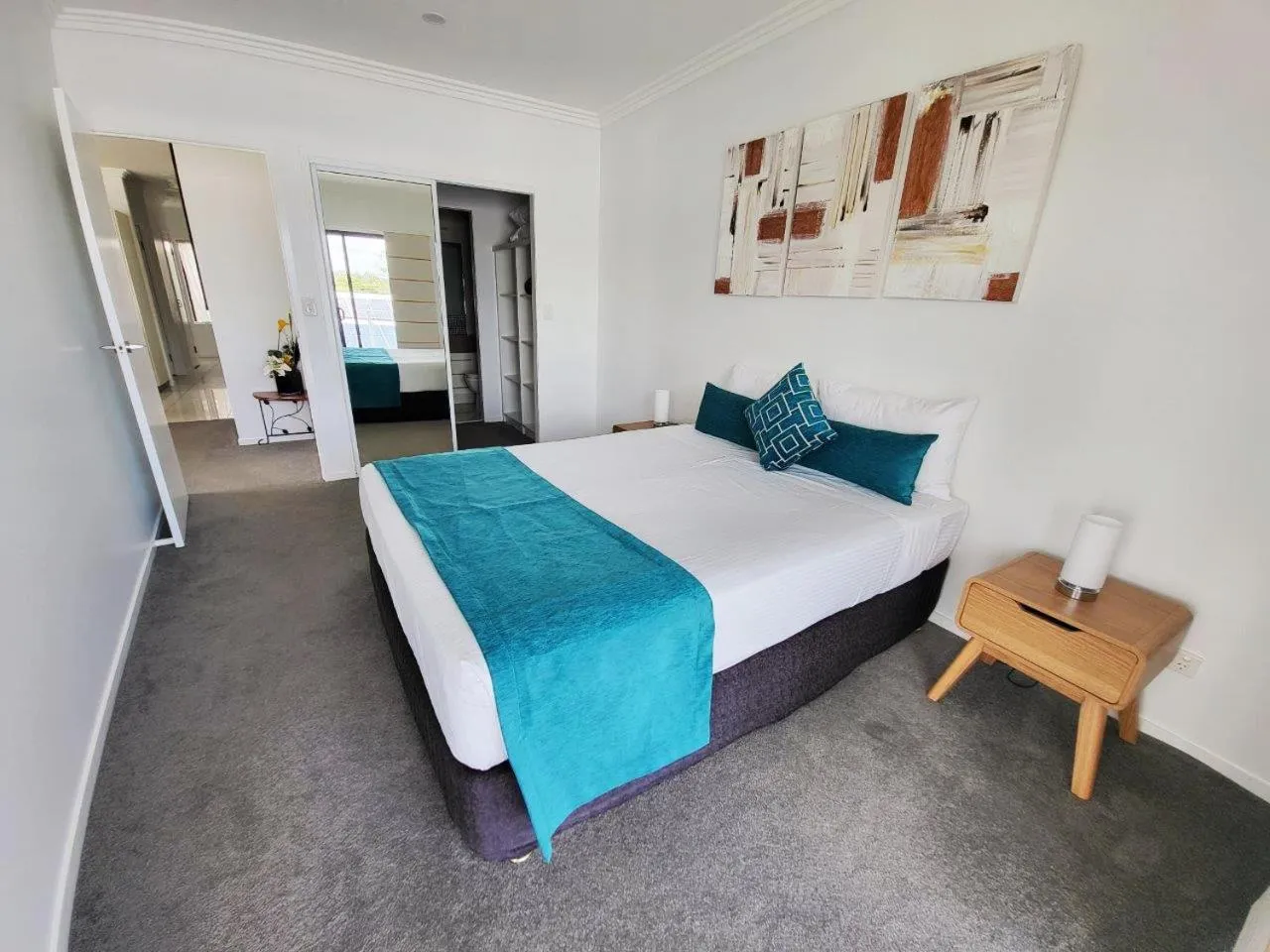 Bed in Eden by the Bay