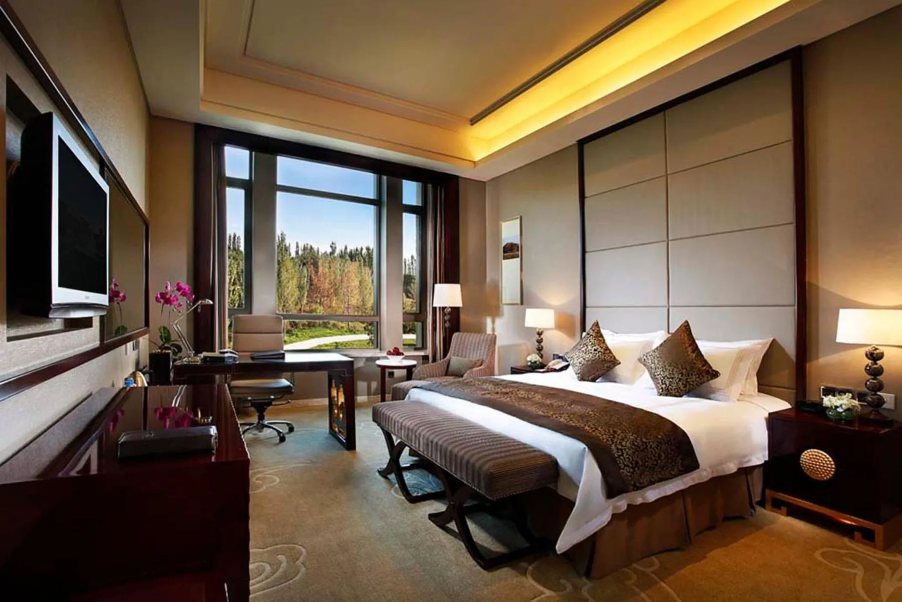 Bedroom in Crowne Plaza Ordos, an IHG Hotel