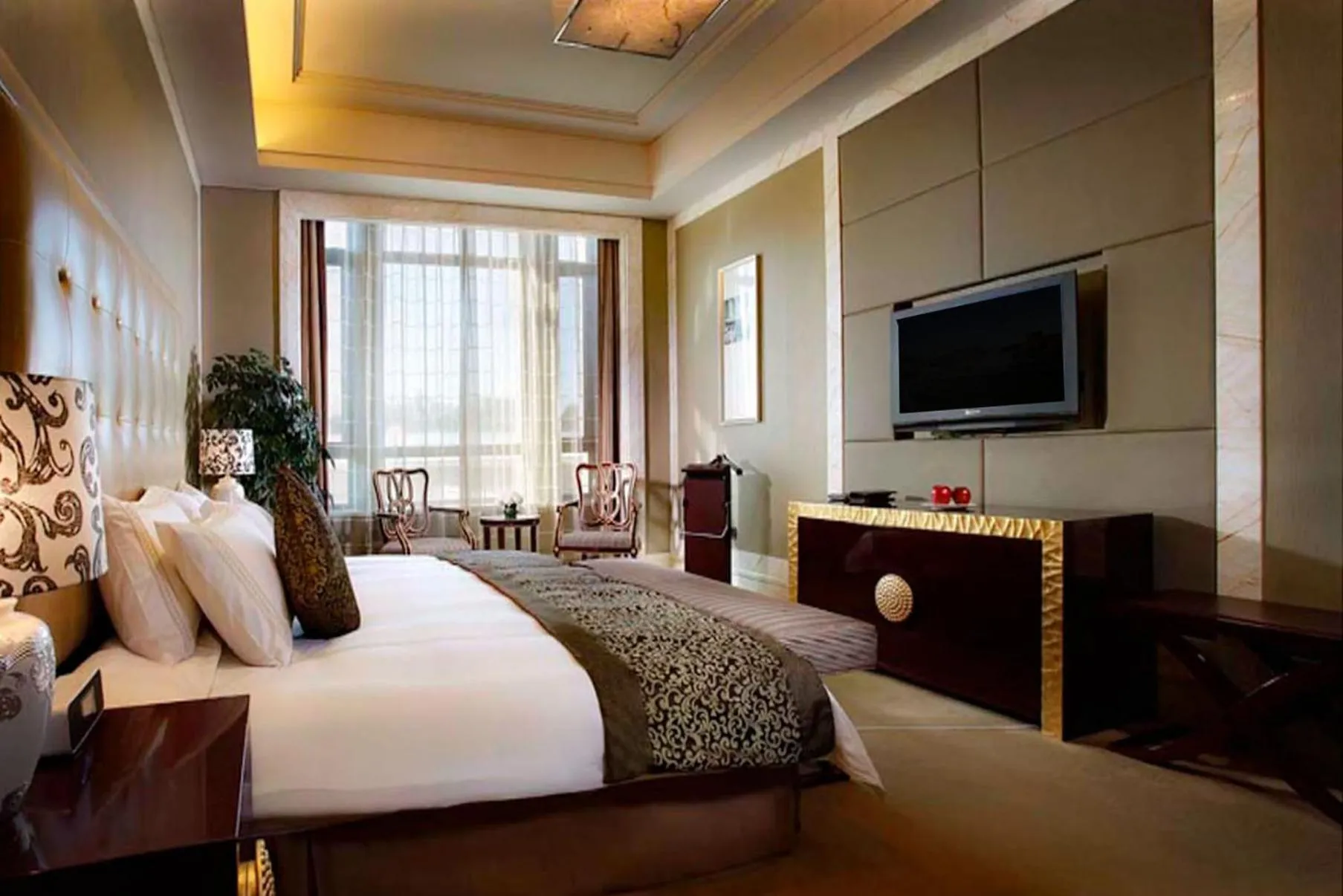 Bedroom in Crowne Plaza Ordos, an IHG Hotel