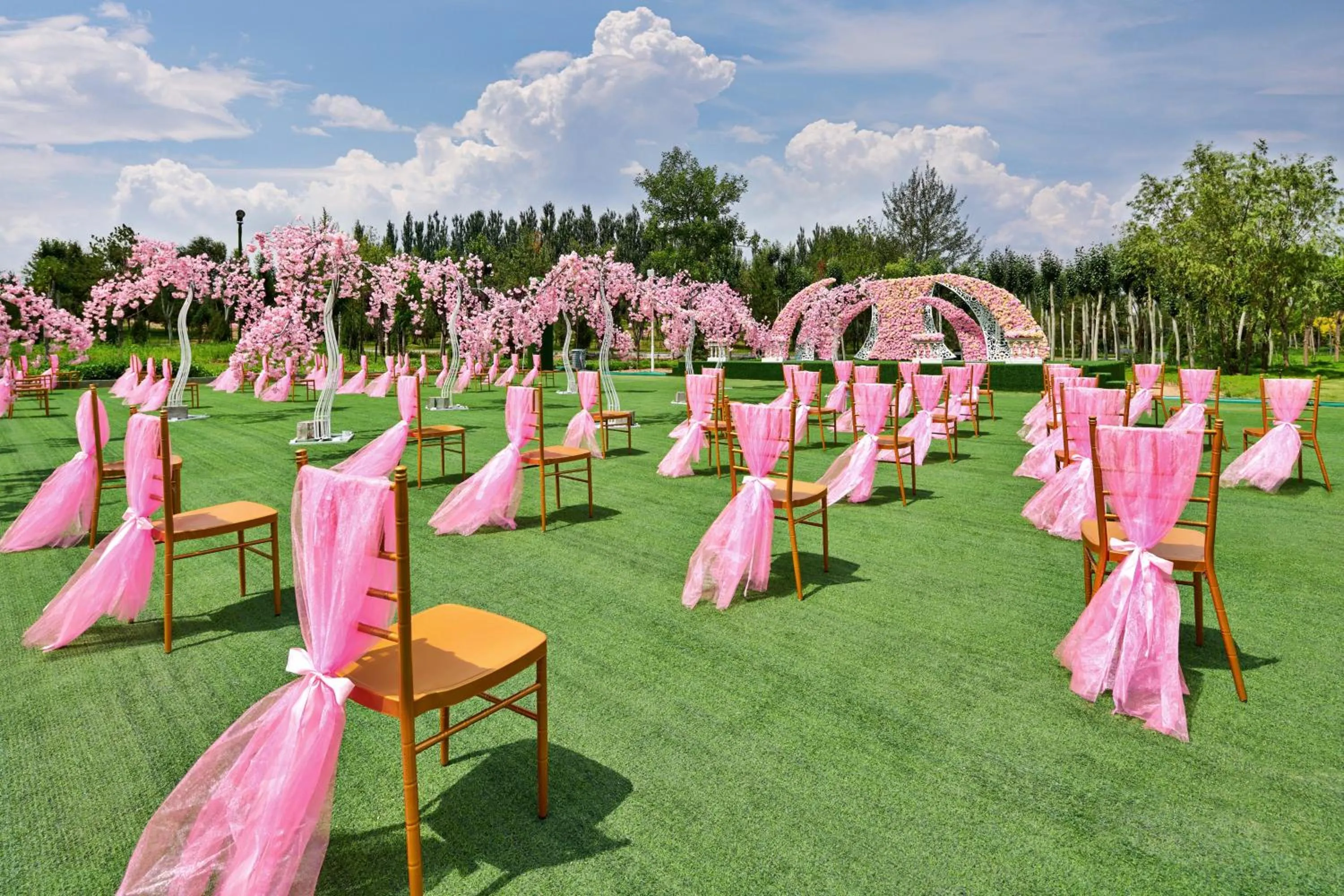 Lobby or reception in Crowne Plaza Ordos, an IHG Hotel