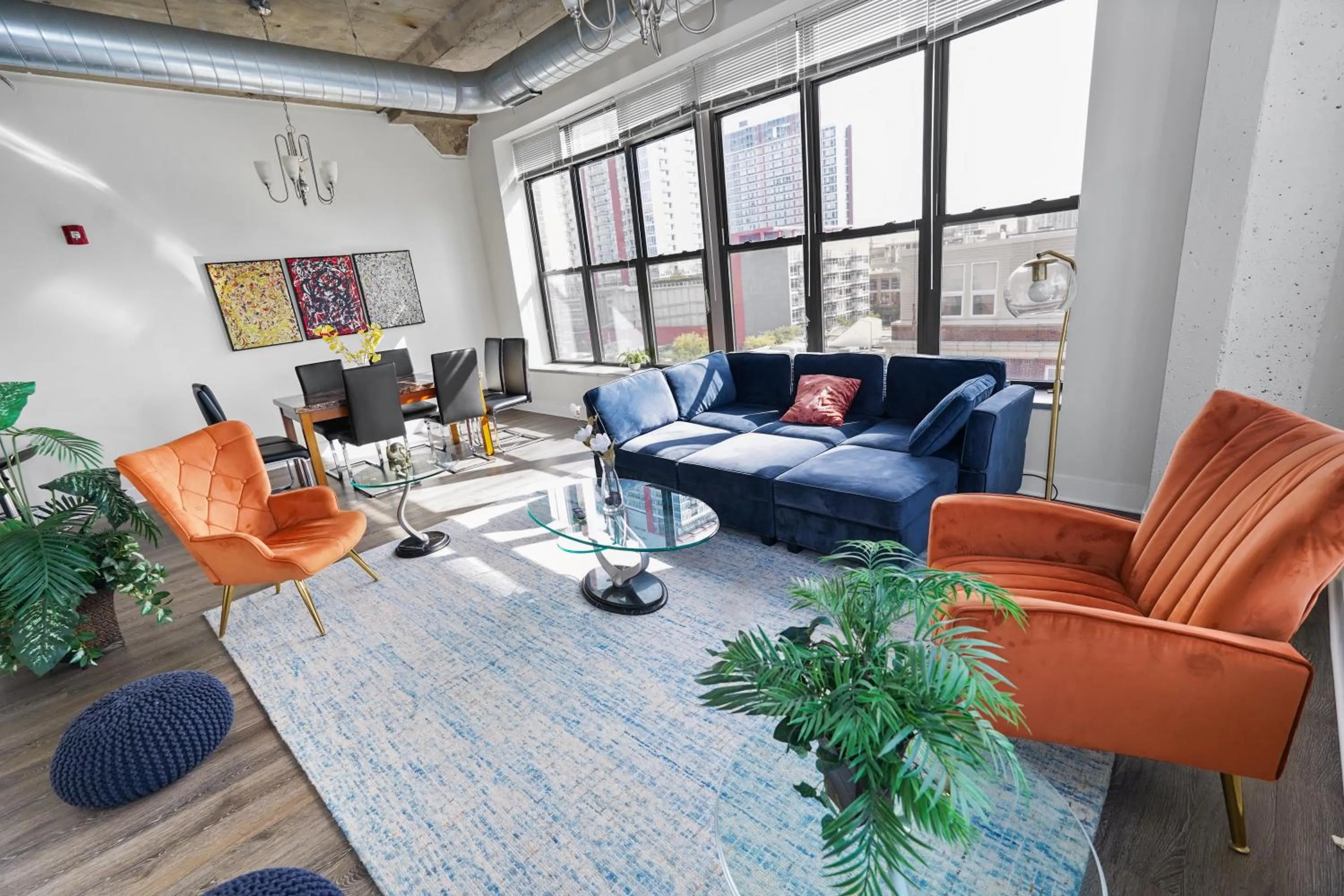 McCormick Place Luxurious and Spacious 3BR in Downtown Chicago with Optional Parking Sleeps 10 guests