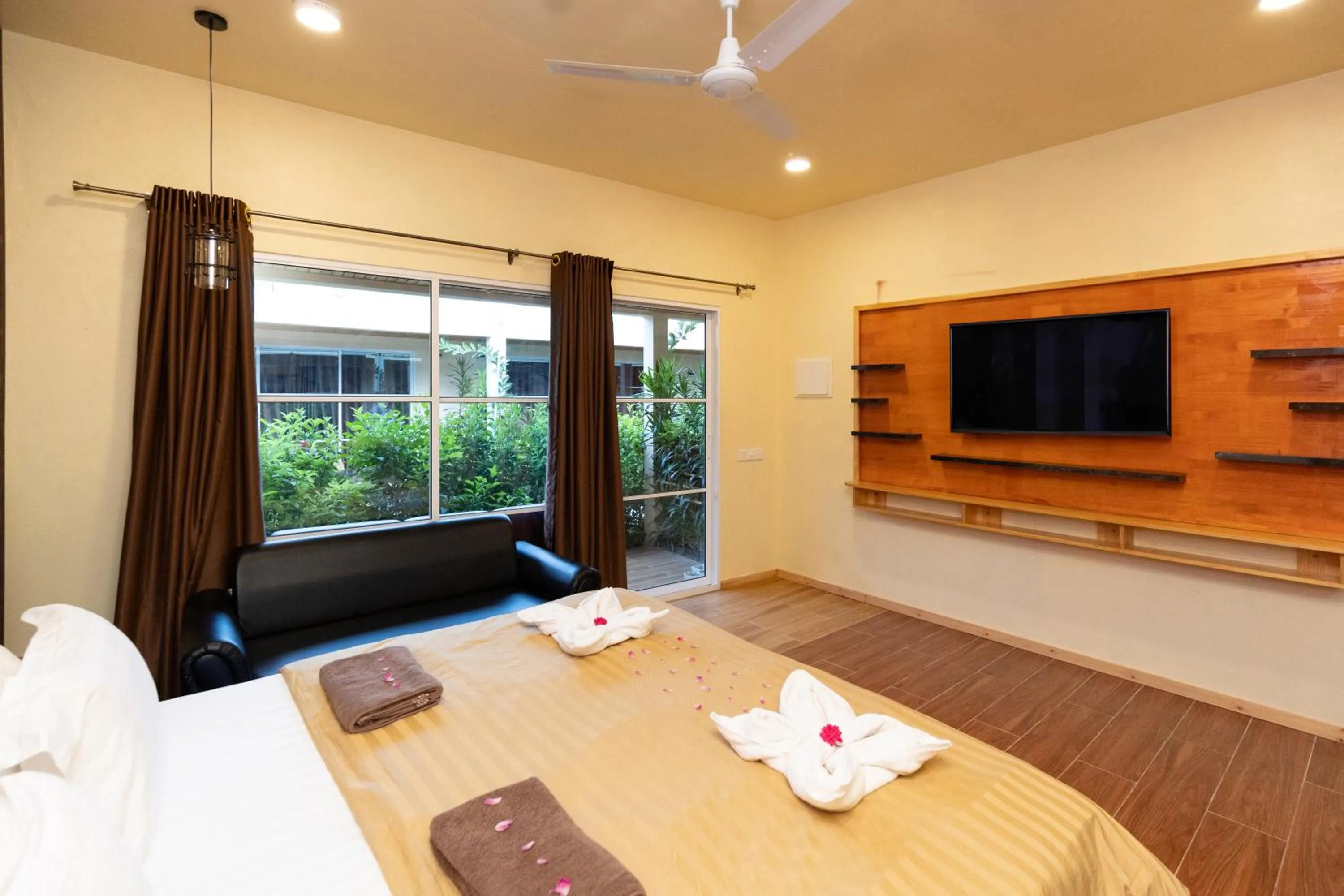 Bedroom in Tranquil Thoddoo