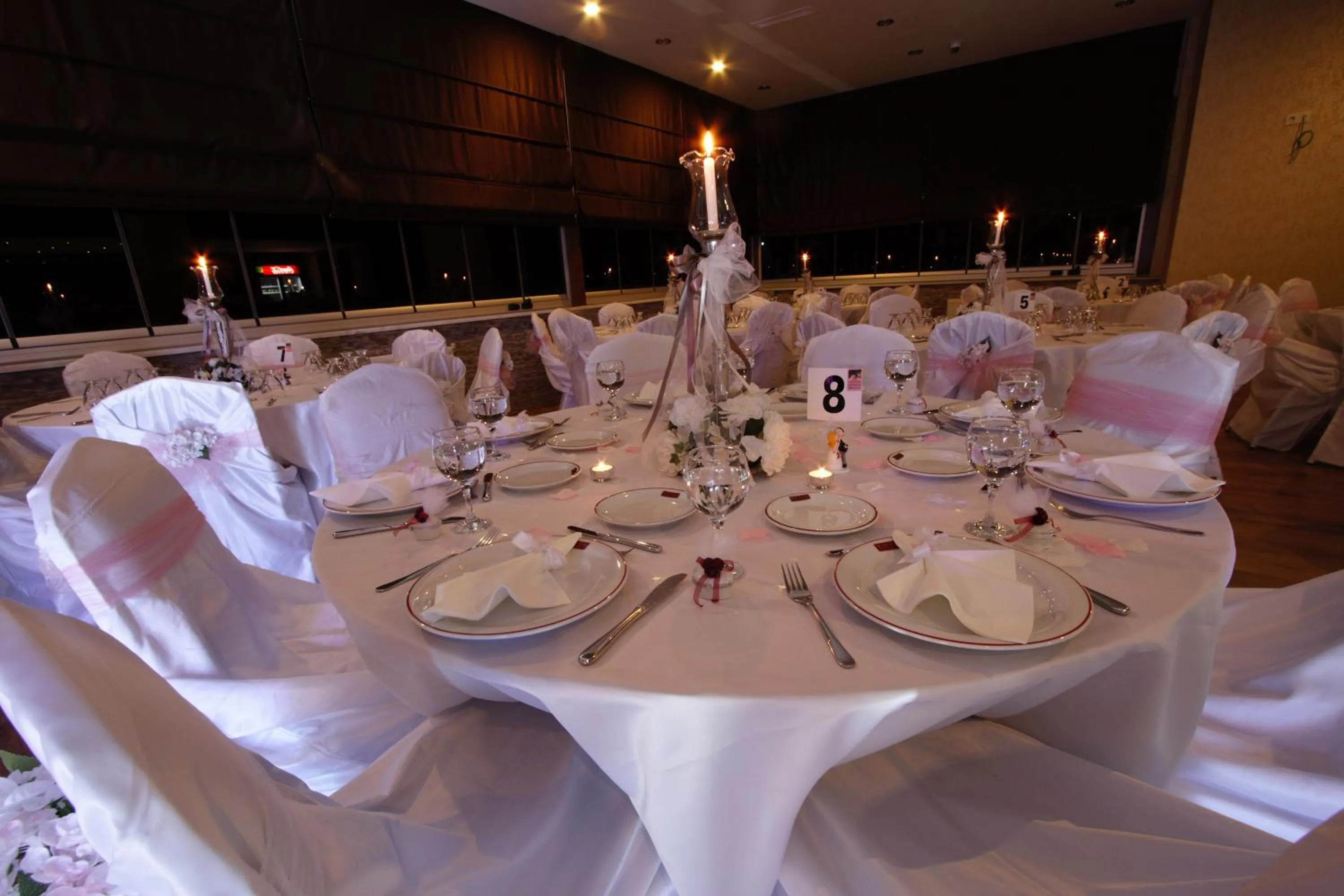 Evening entertainment in Royal Bilgic Hotel