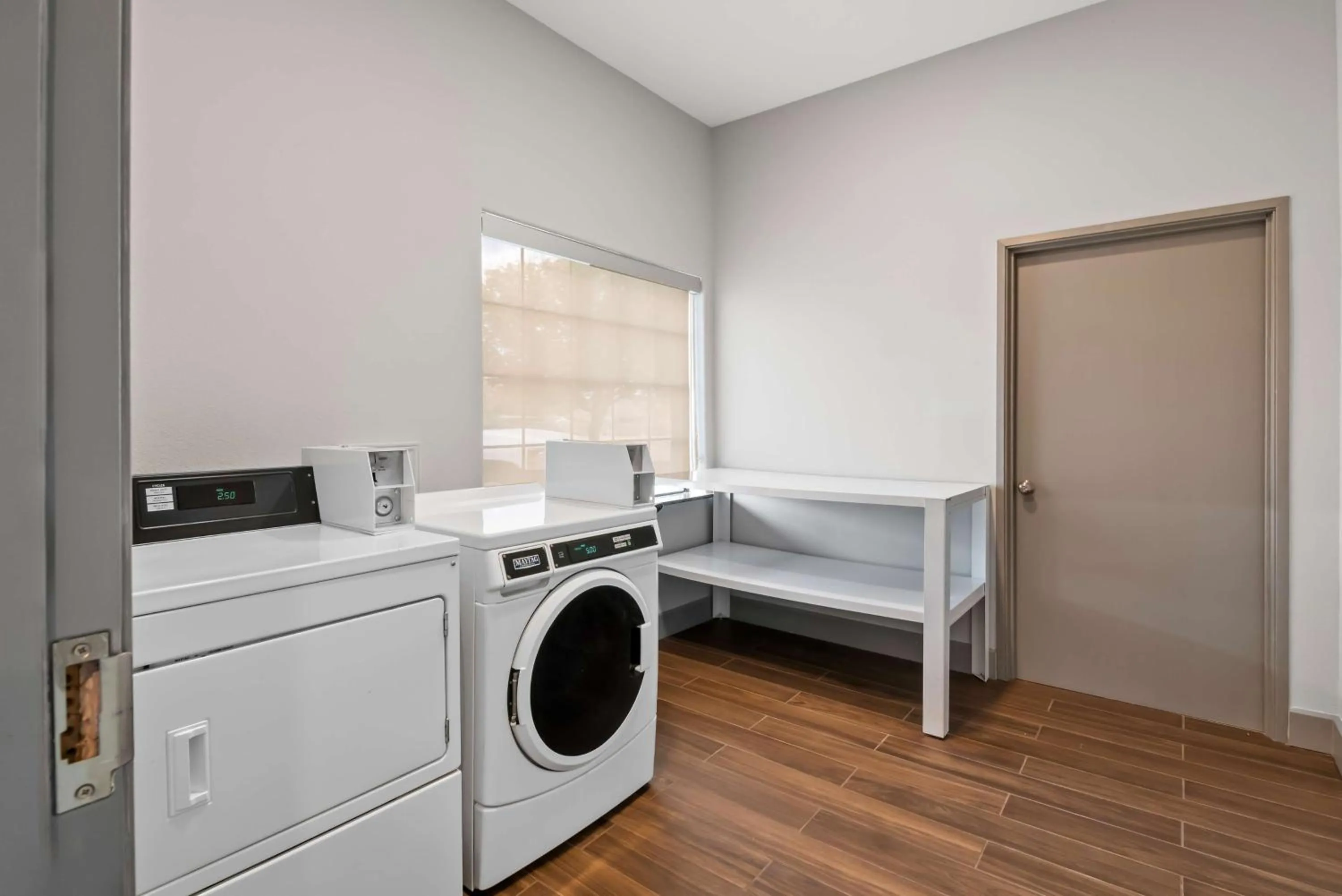 laundry, Bed in Spark by Hilton Wichita Falls