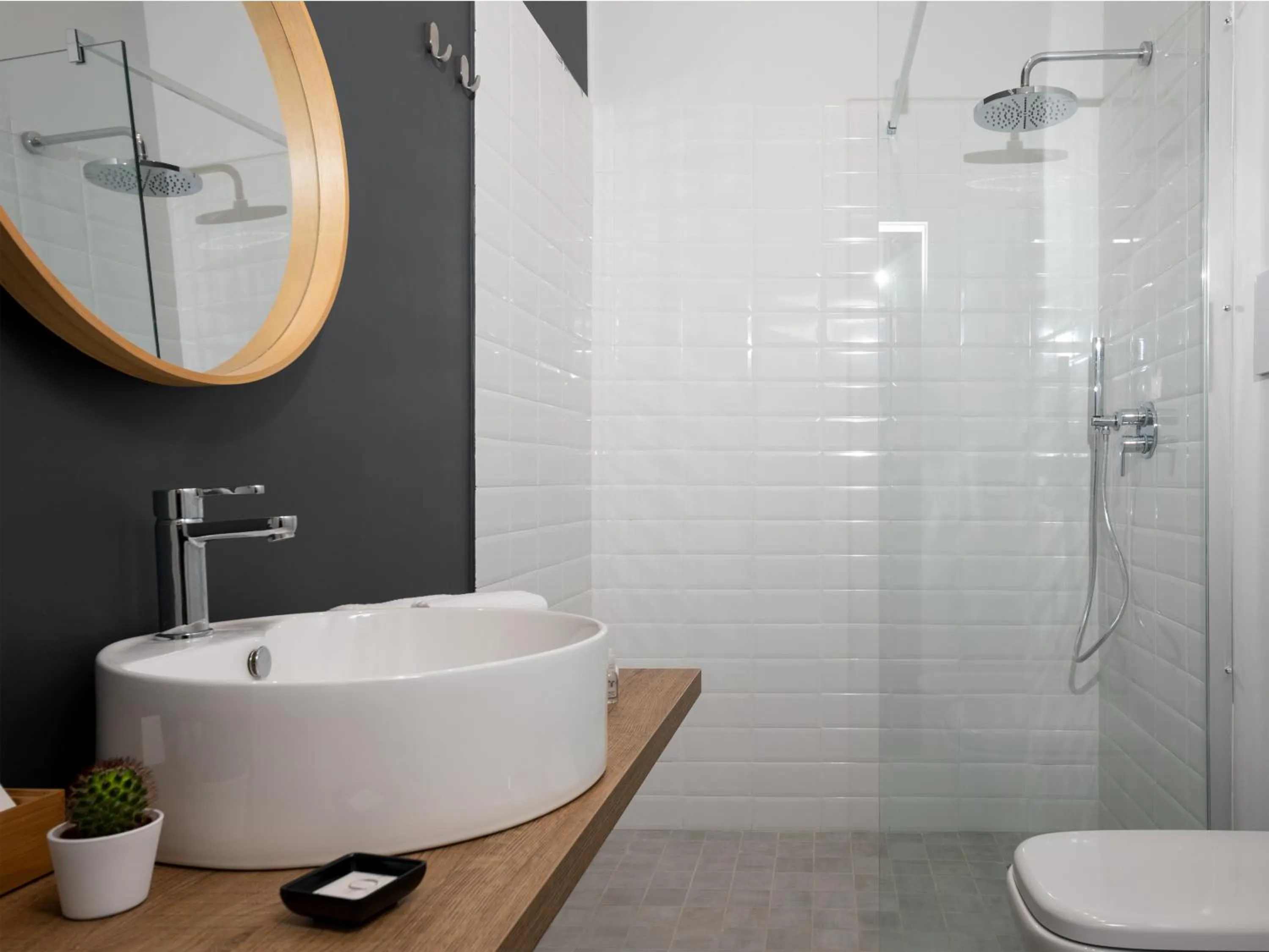 Shower in Nartè Rooms