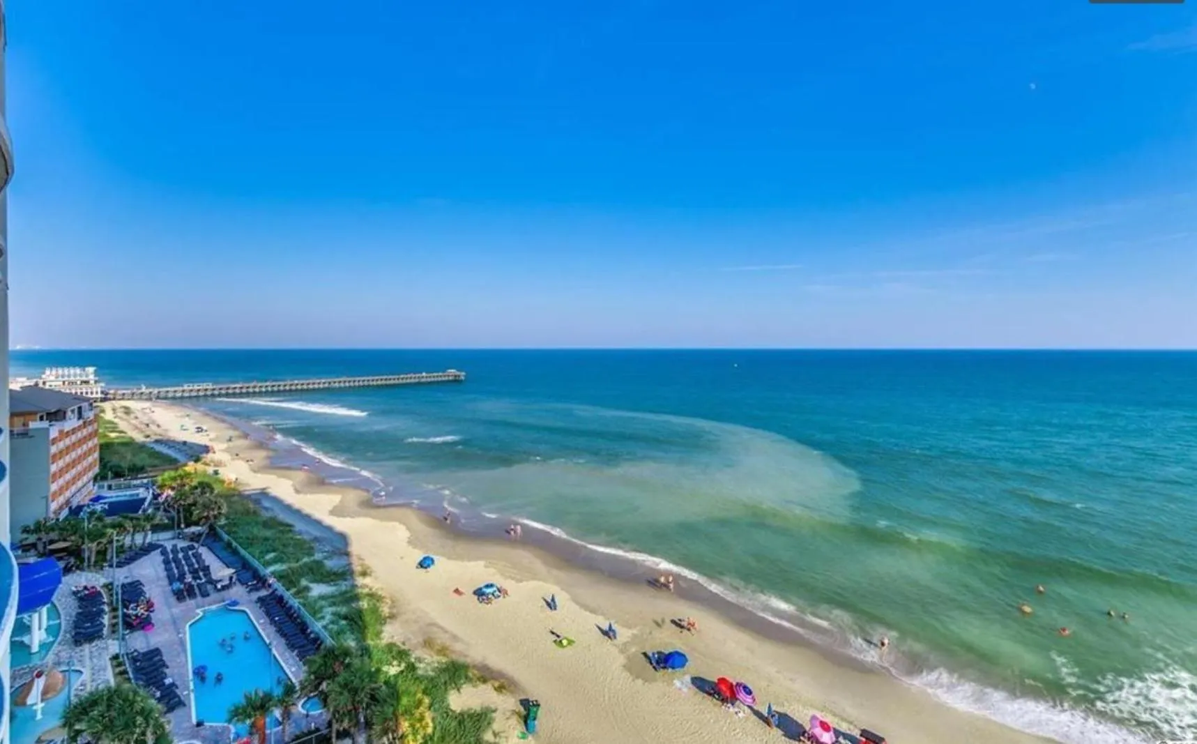 Deluxe Ocean front One Bedroom suite in Sandy Beach Resort