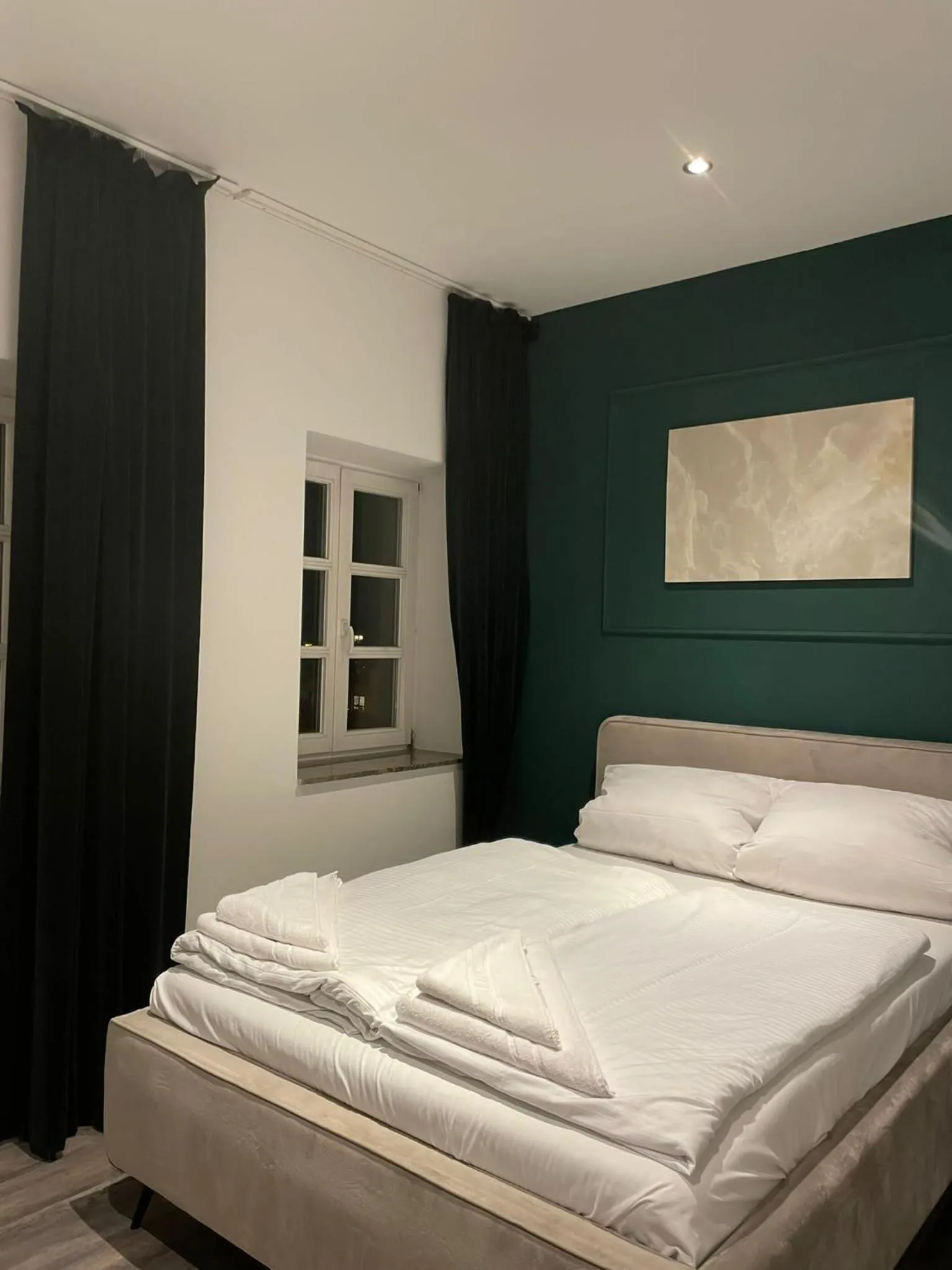 Photo of the whole room, Bed in Vintage Hotel Köln Pulheim - Kostenlose Parkplätze