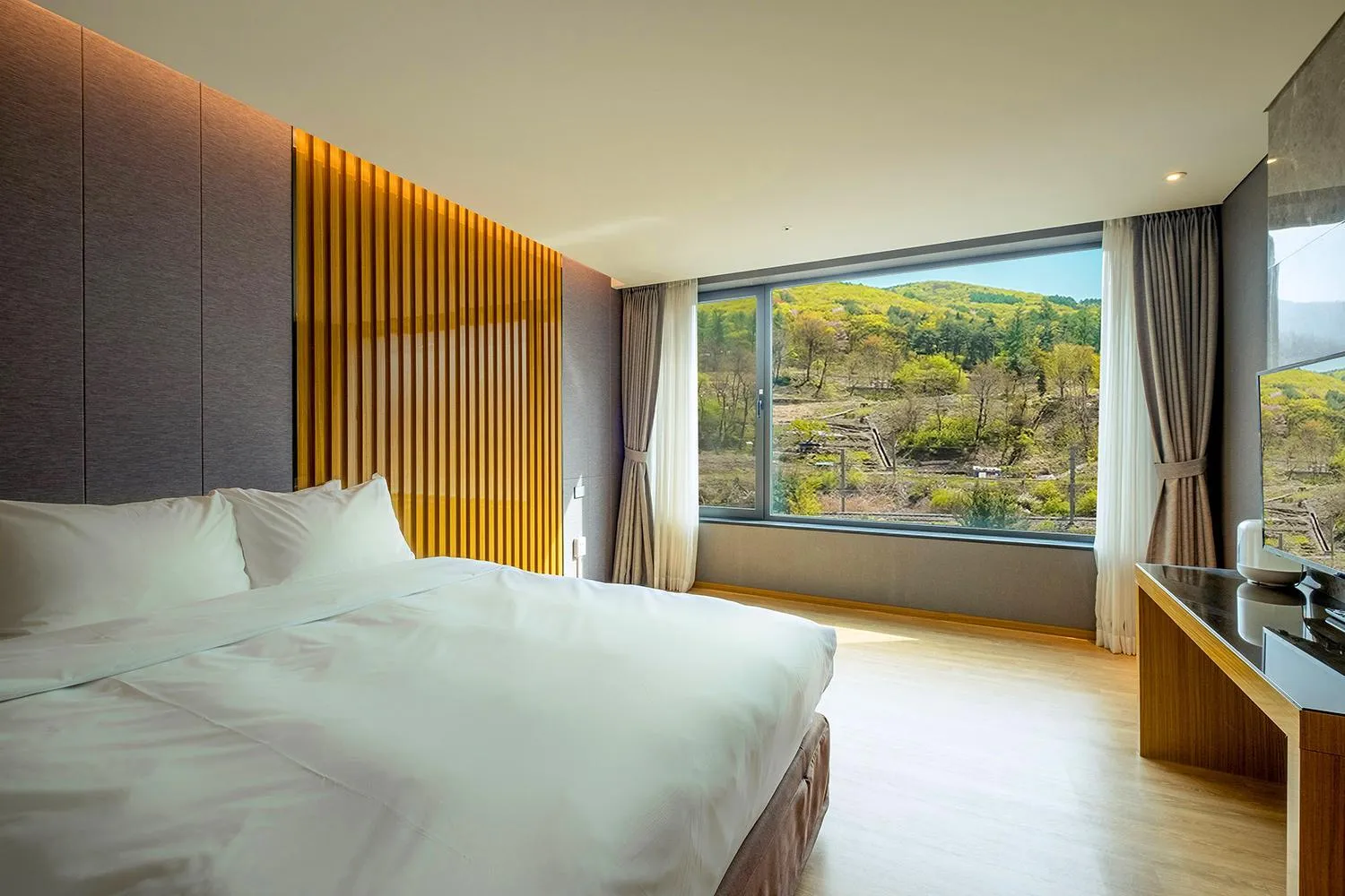 Bed in Traum Valley Hotel - formerly jeongseon intoraon hotel