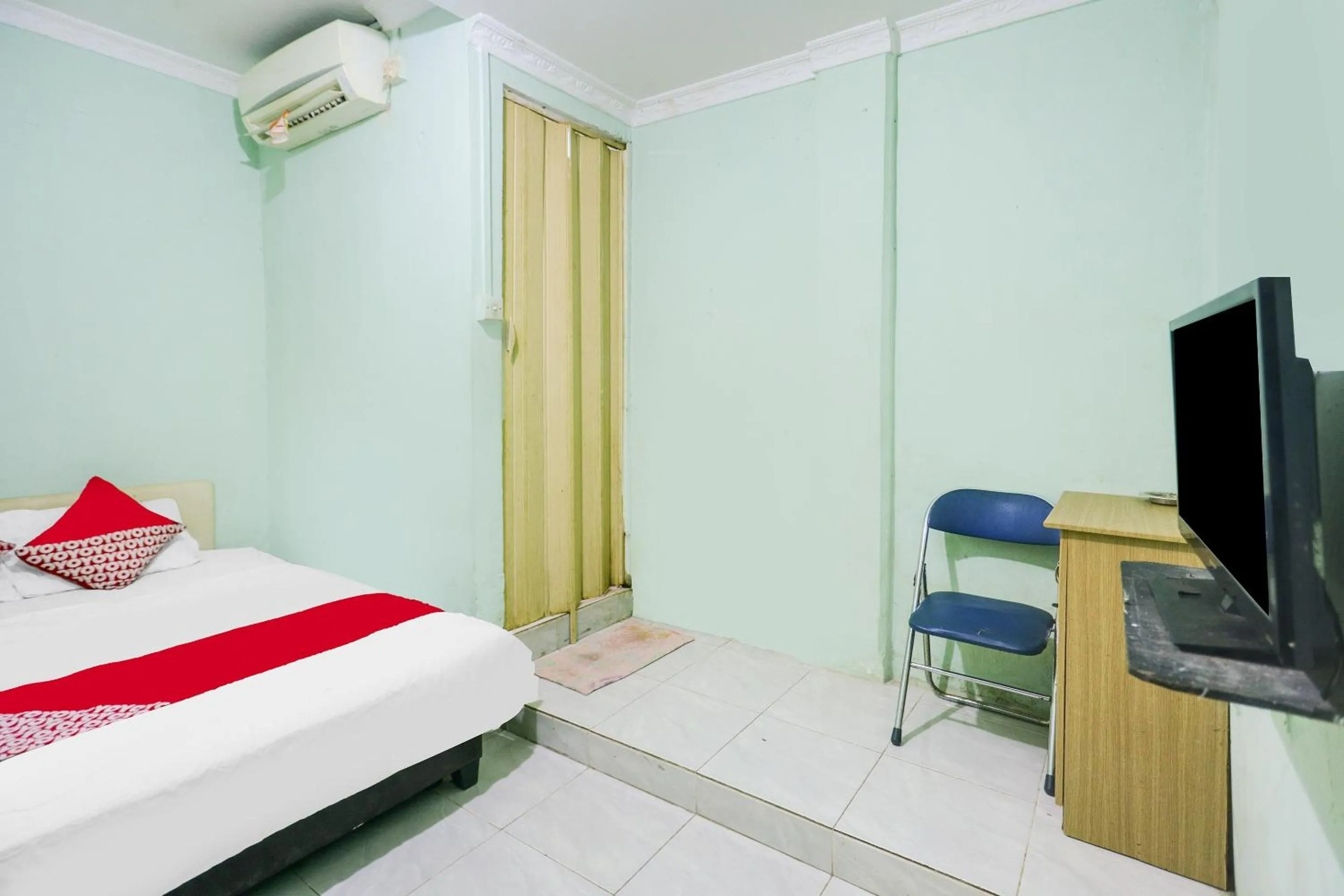 Bedroom, Bed in Hotel O Rajawali Inn