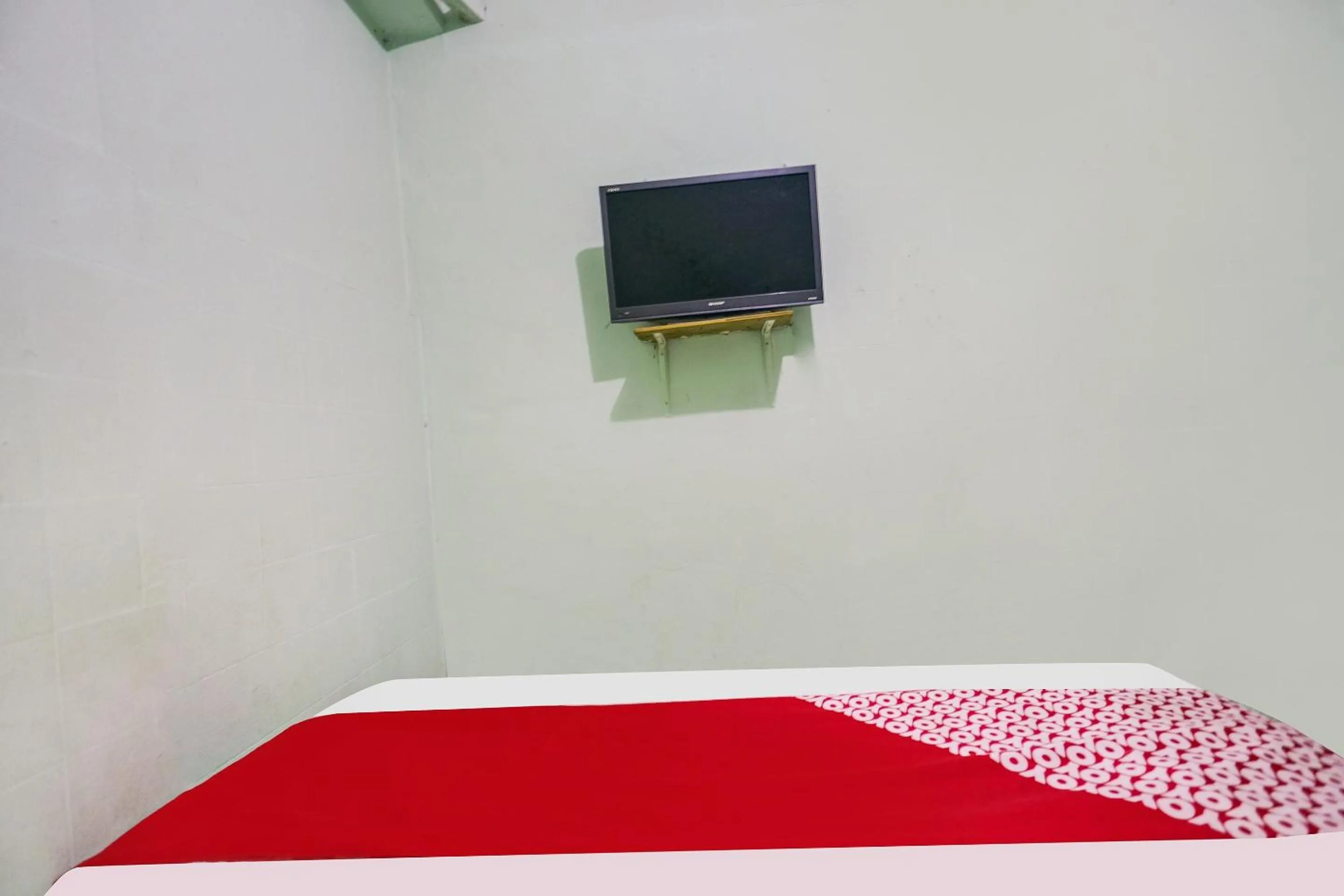 Bedroom, Bed in Hotel O Rajawali Inn