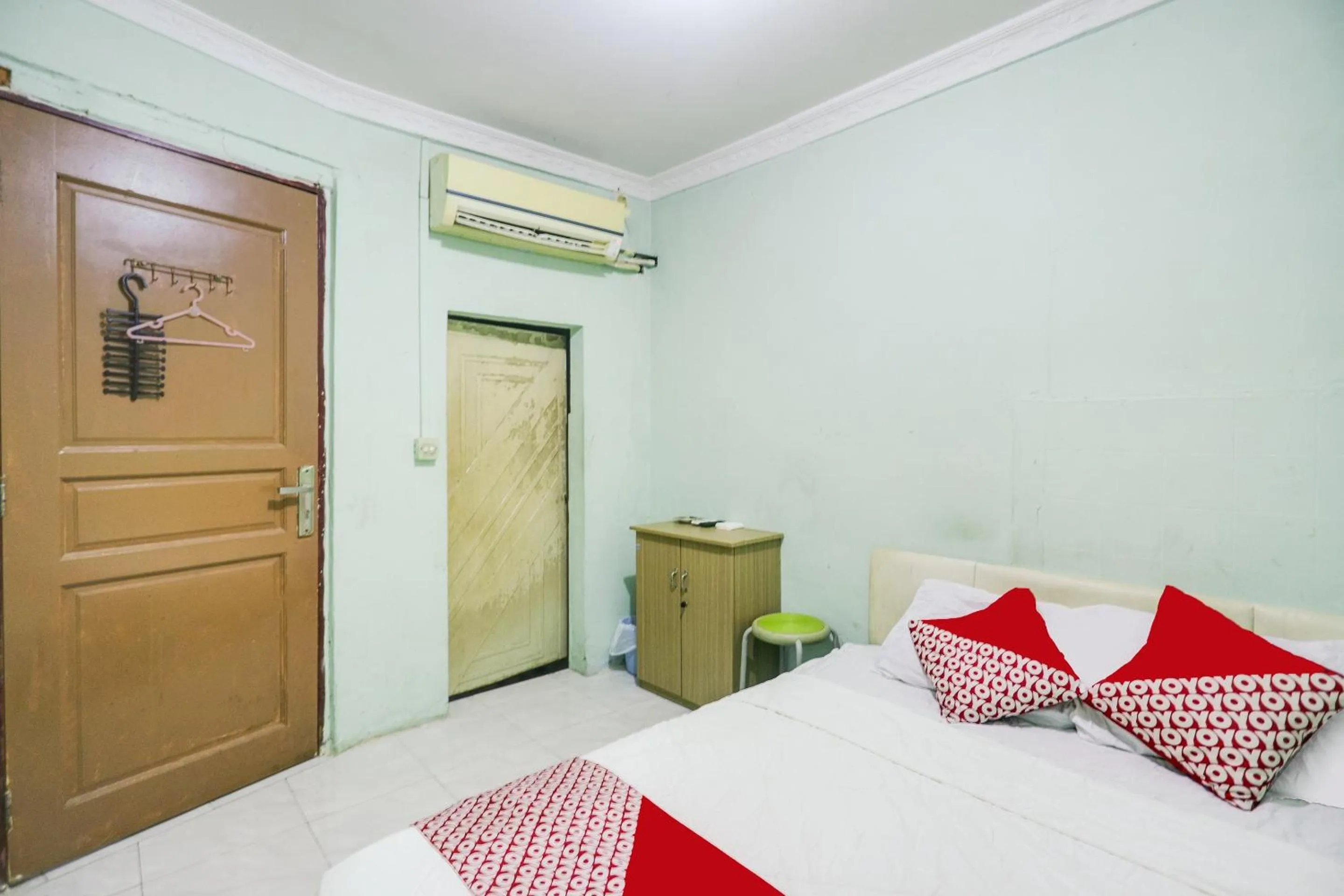 Bedroom, Bed in Hotel O Rajawali Inn