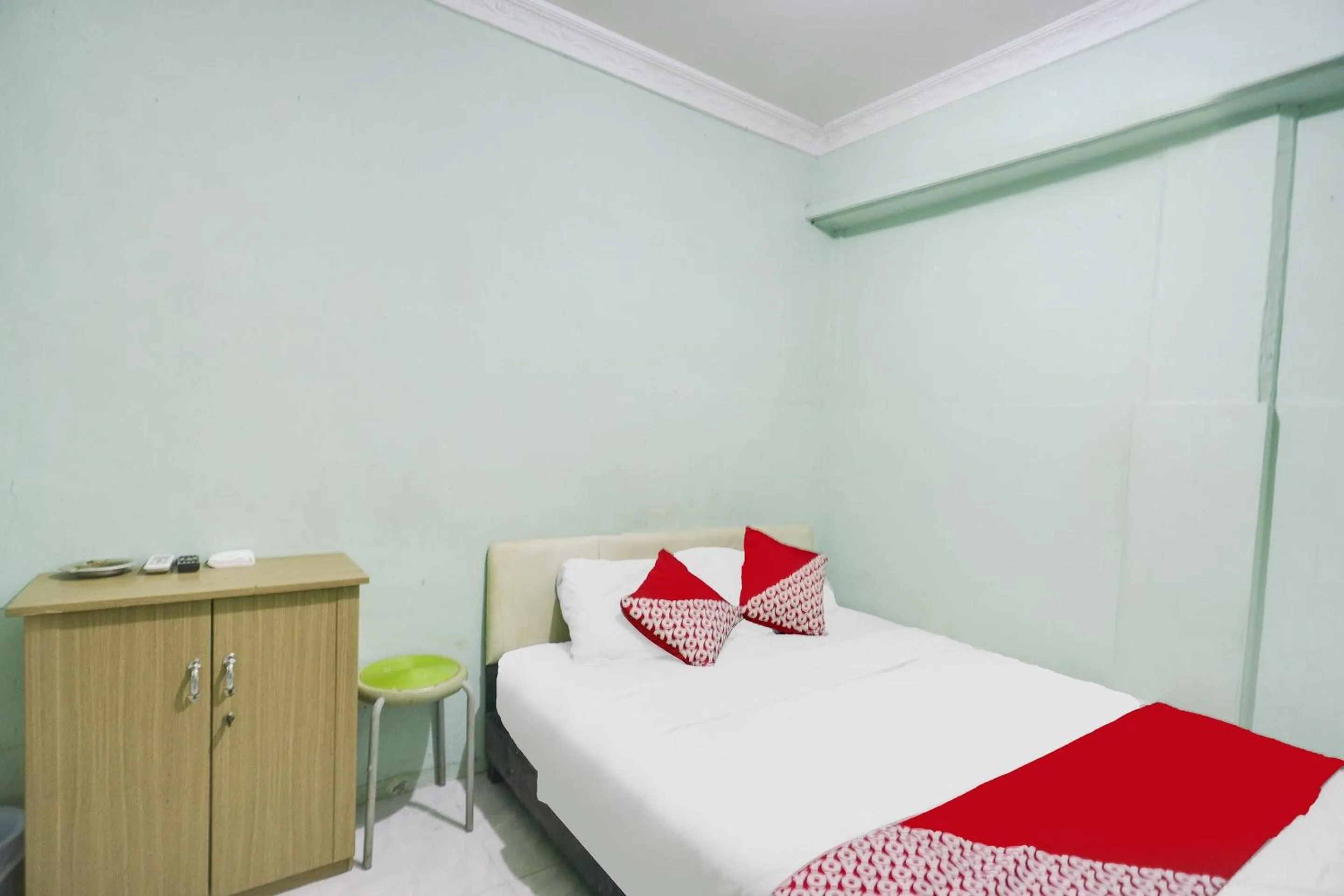 Bedroom, Bed in Hotel O Rajawali Inn