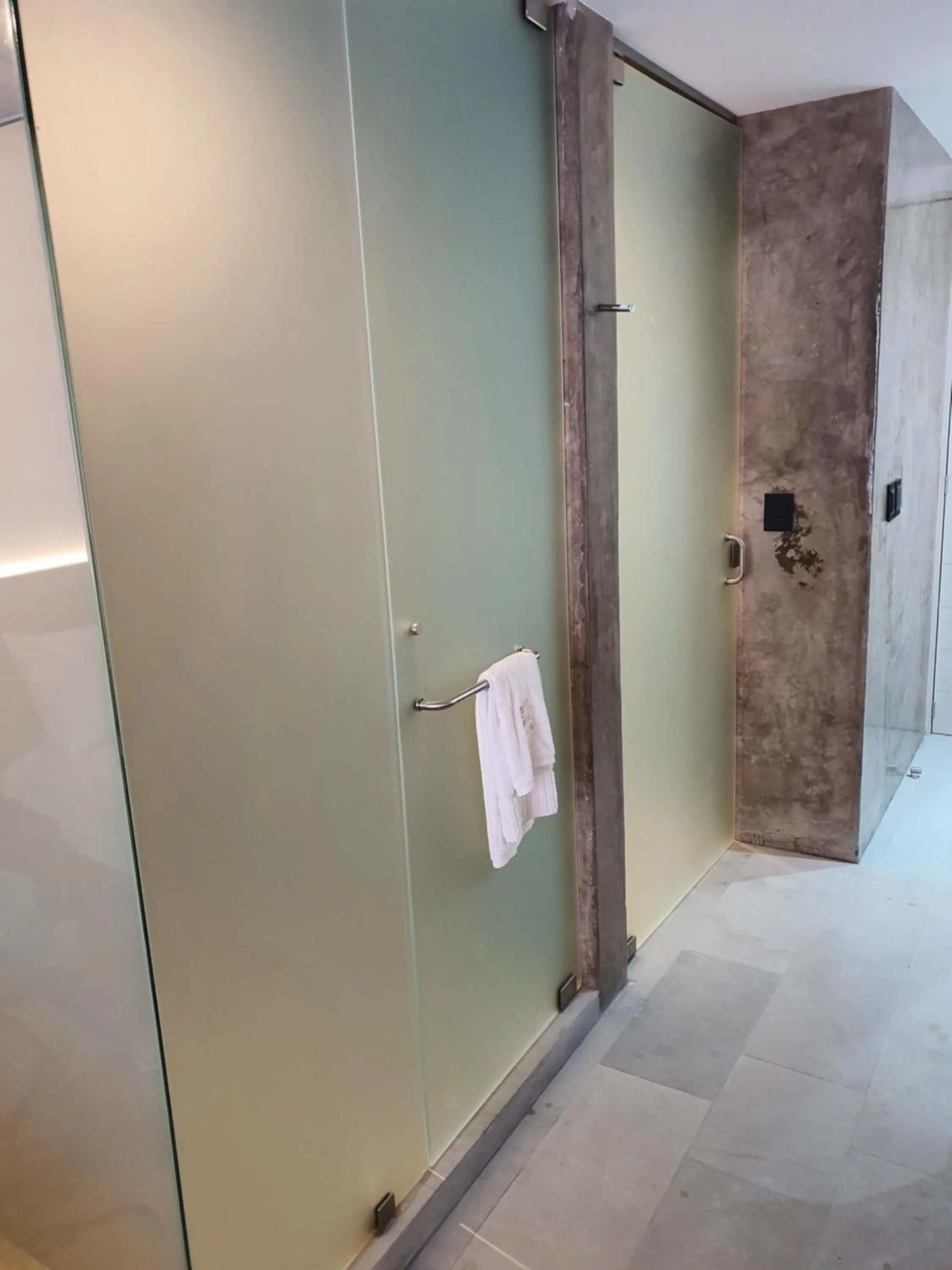 Shower in Ximena Hotel Boutique