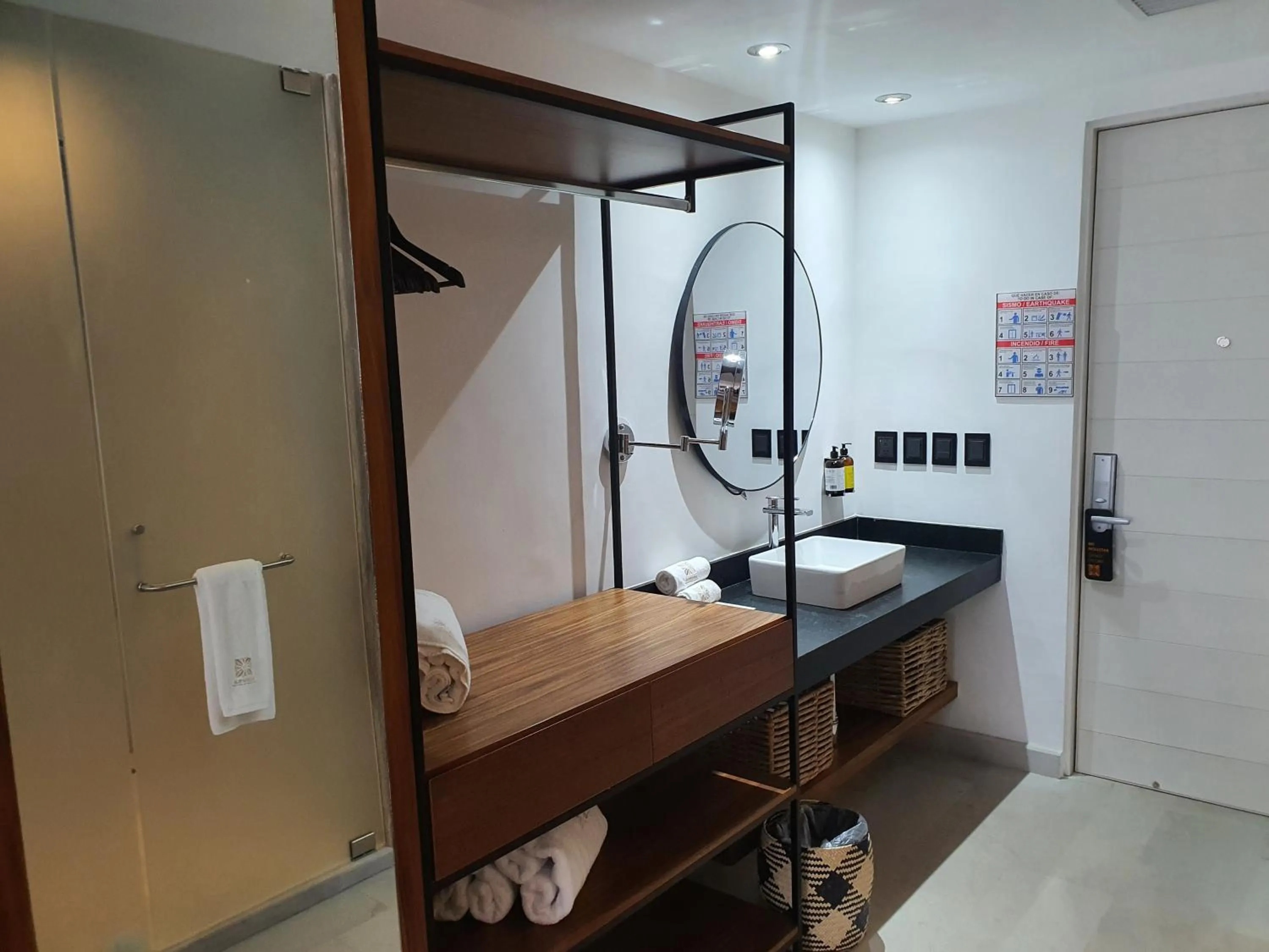 Bathroom, Bed in Ximena Hotel Boutique