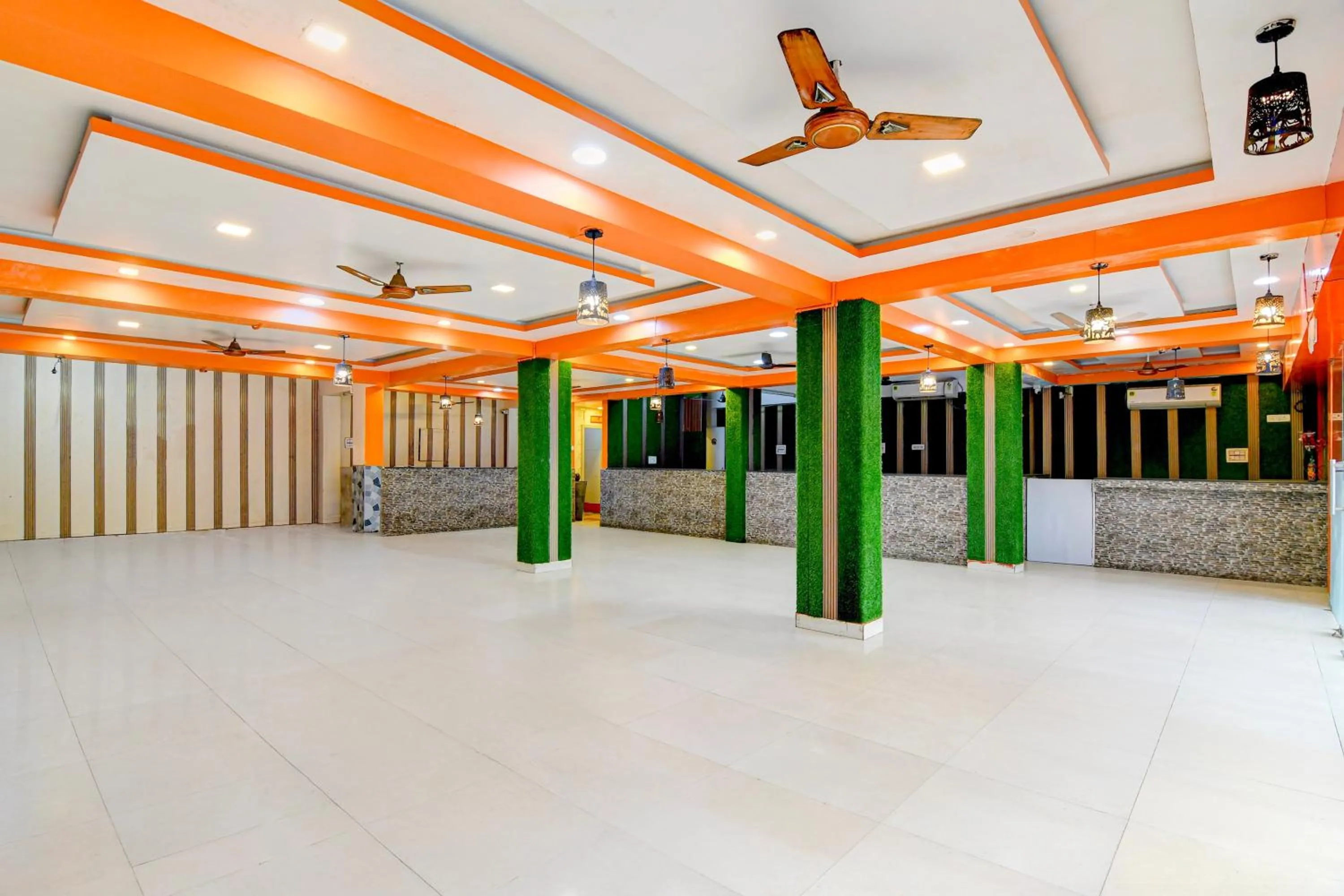 Lobby or reception in Super Collection O NSCB Airport Kolkata Formerly Red Stone