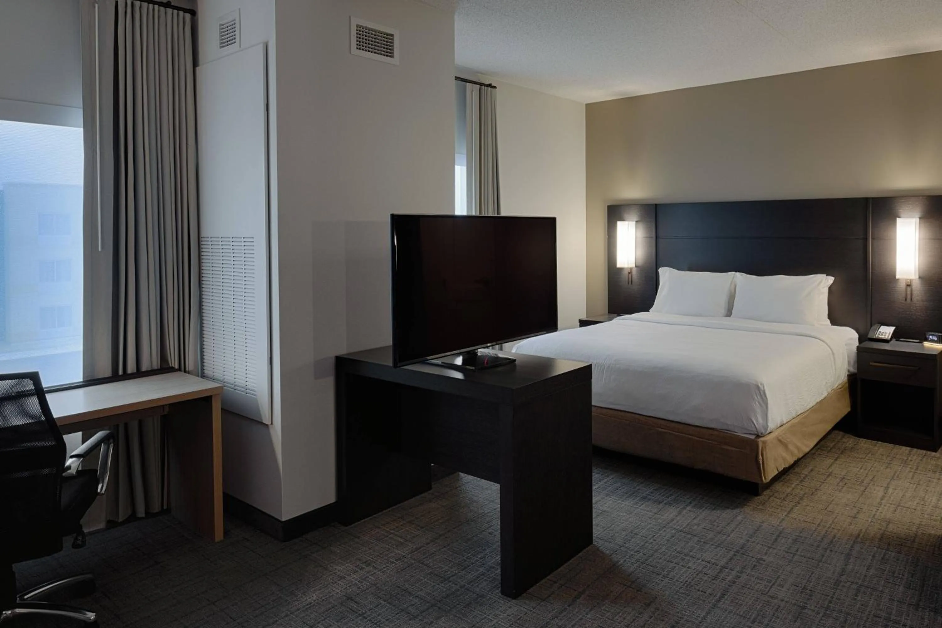 Photo of the whole room, Bed in Residence Inn by Marriott Columbus Airport