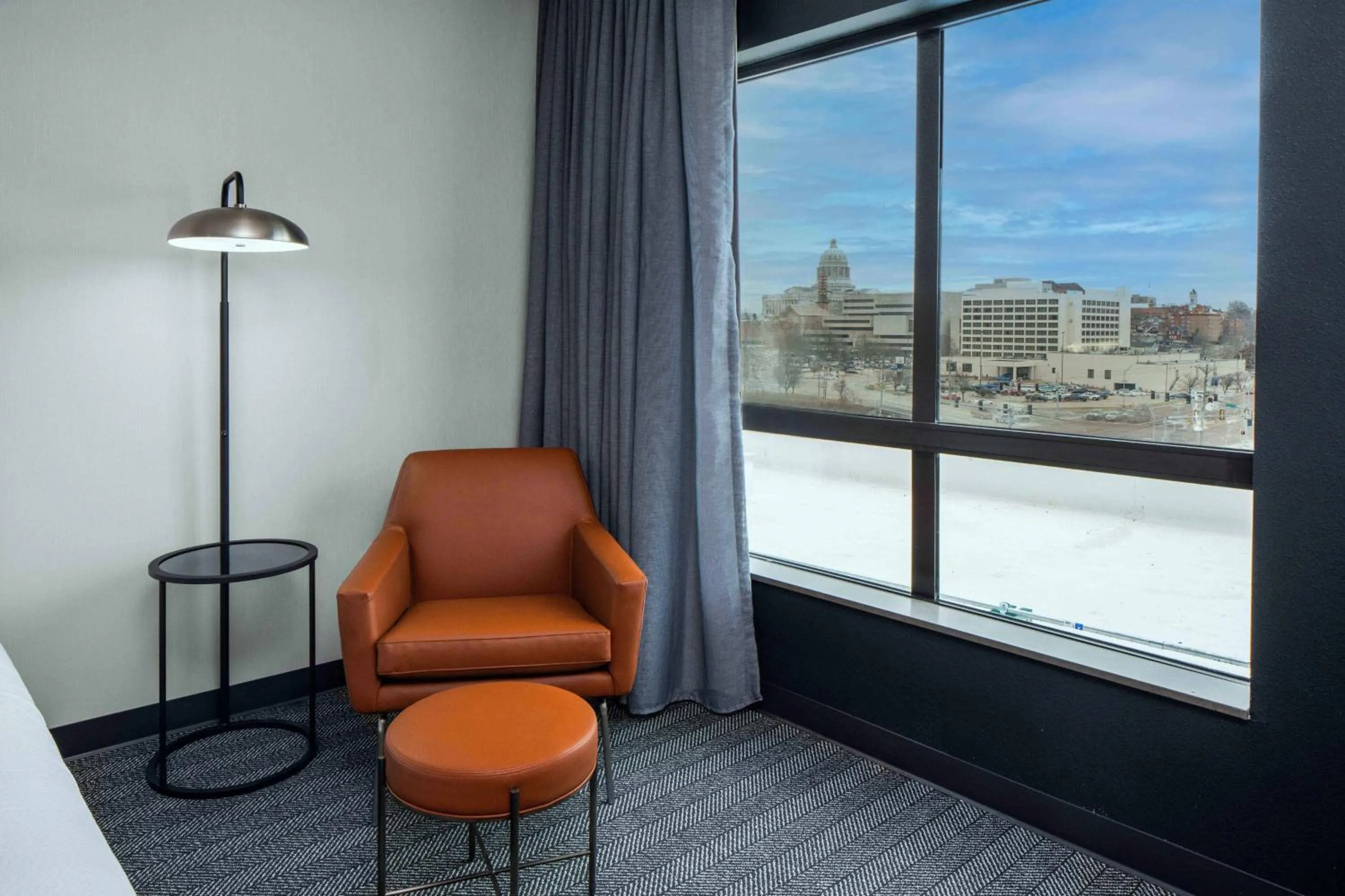 Photo of the whole room in Courtyard by Marriott Jefferson City