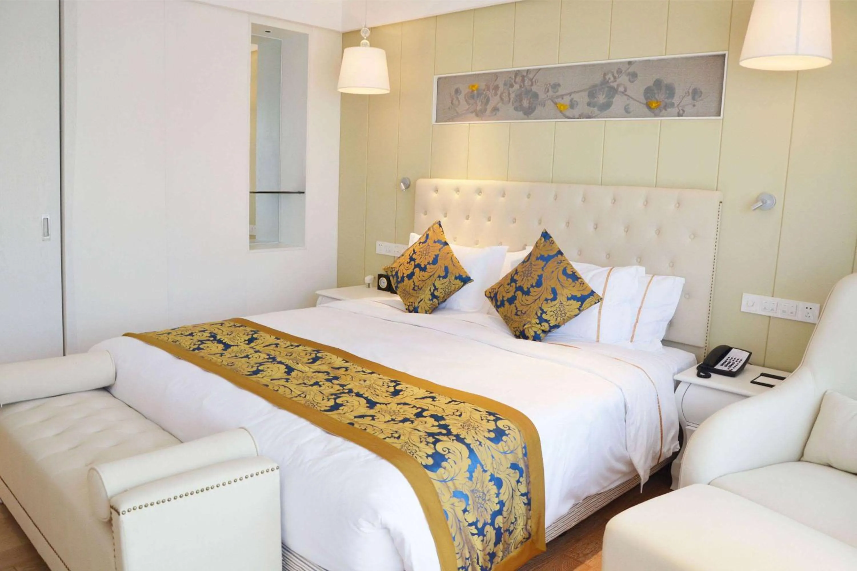 Photo of the whole room, Bed in Wyndham Garden Lingshui