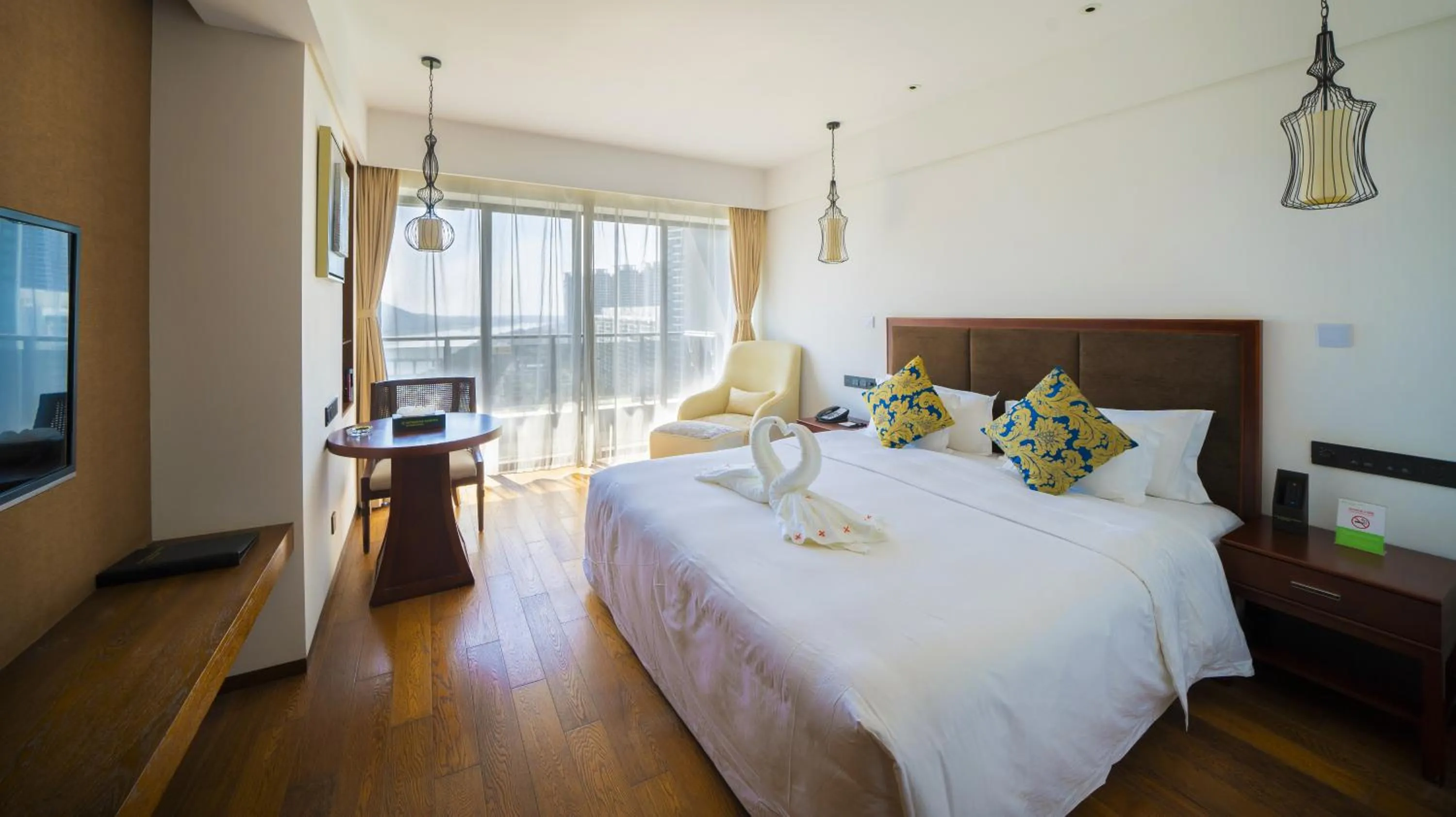 Photo of the whole room, Bed in Wyndham Garden Lingshui