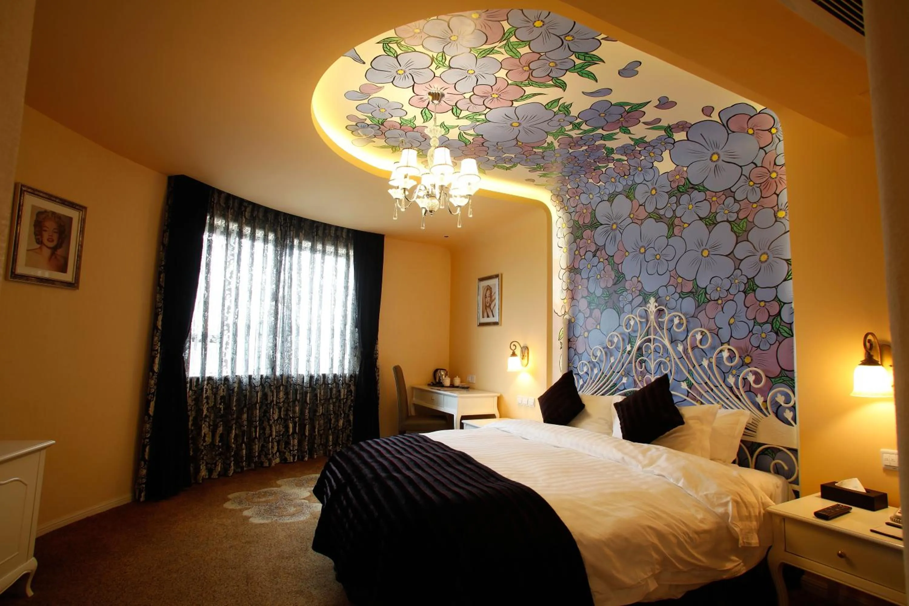 Bedroom, Bed in Aoting Garden Hotel