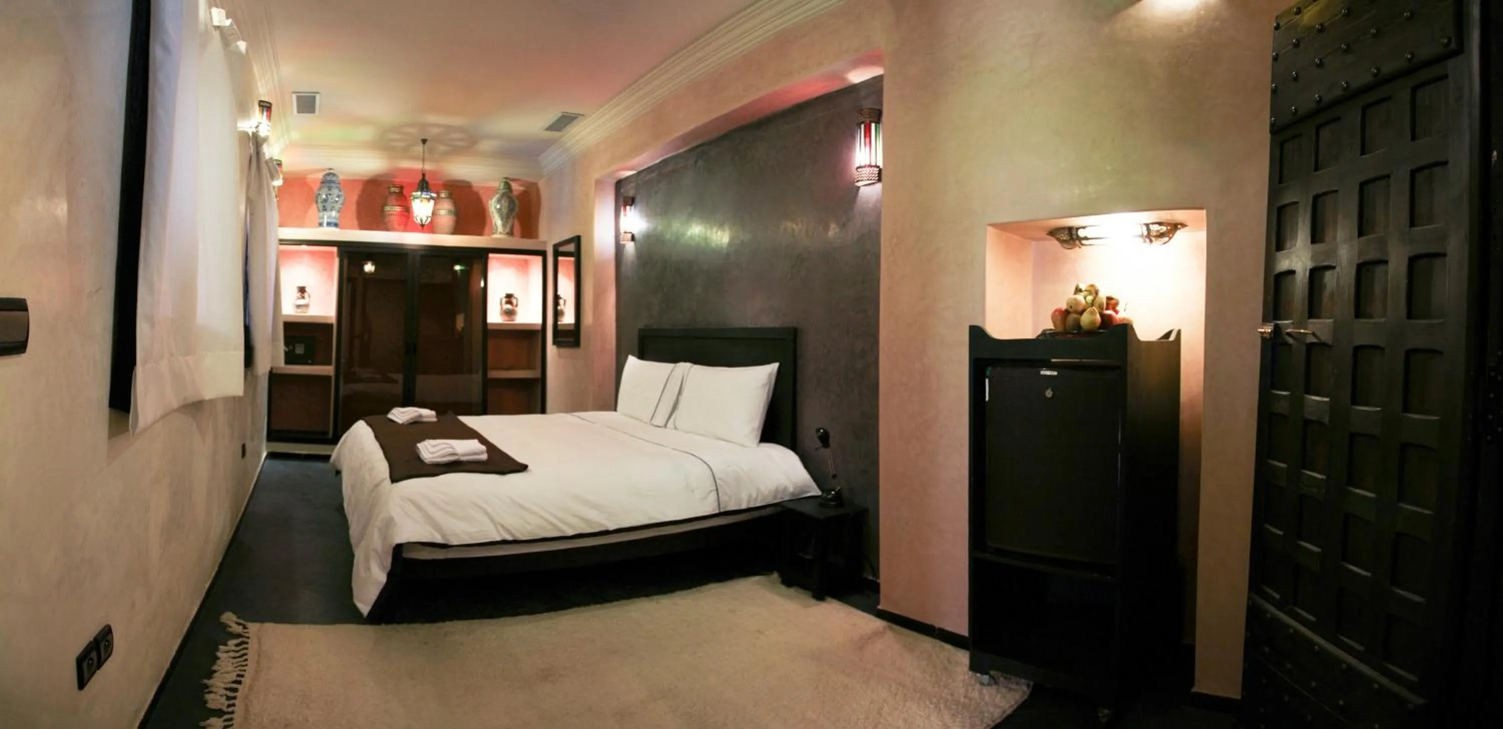 Photo of the whole room, Bed in Riad Tama & spa