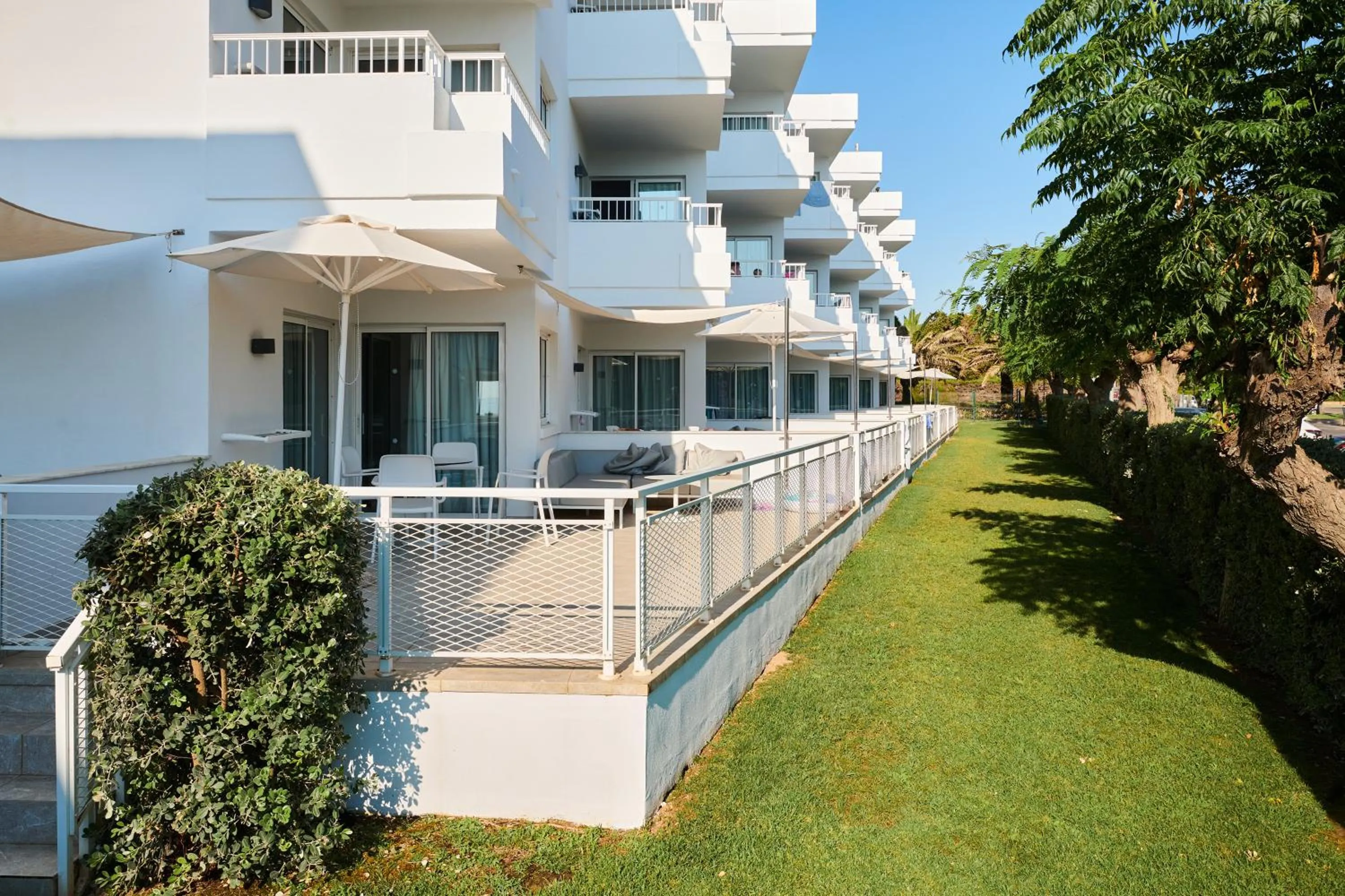 Property building in Hipotels Apartamentos Cala Bona