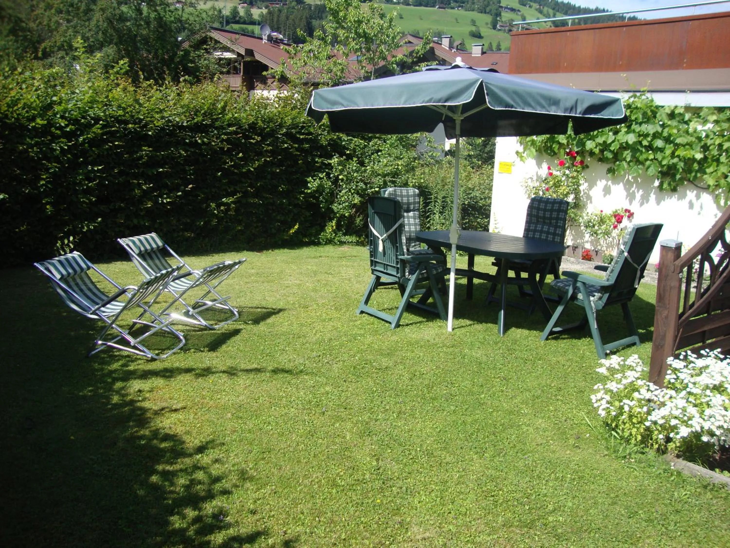 Garden in Gästehaus Roland
