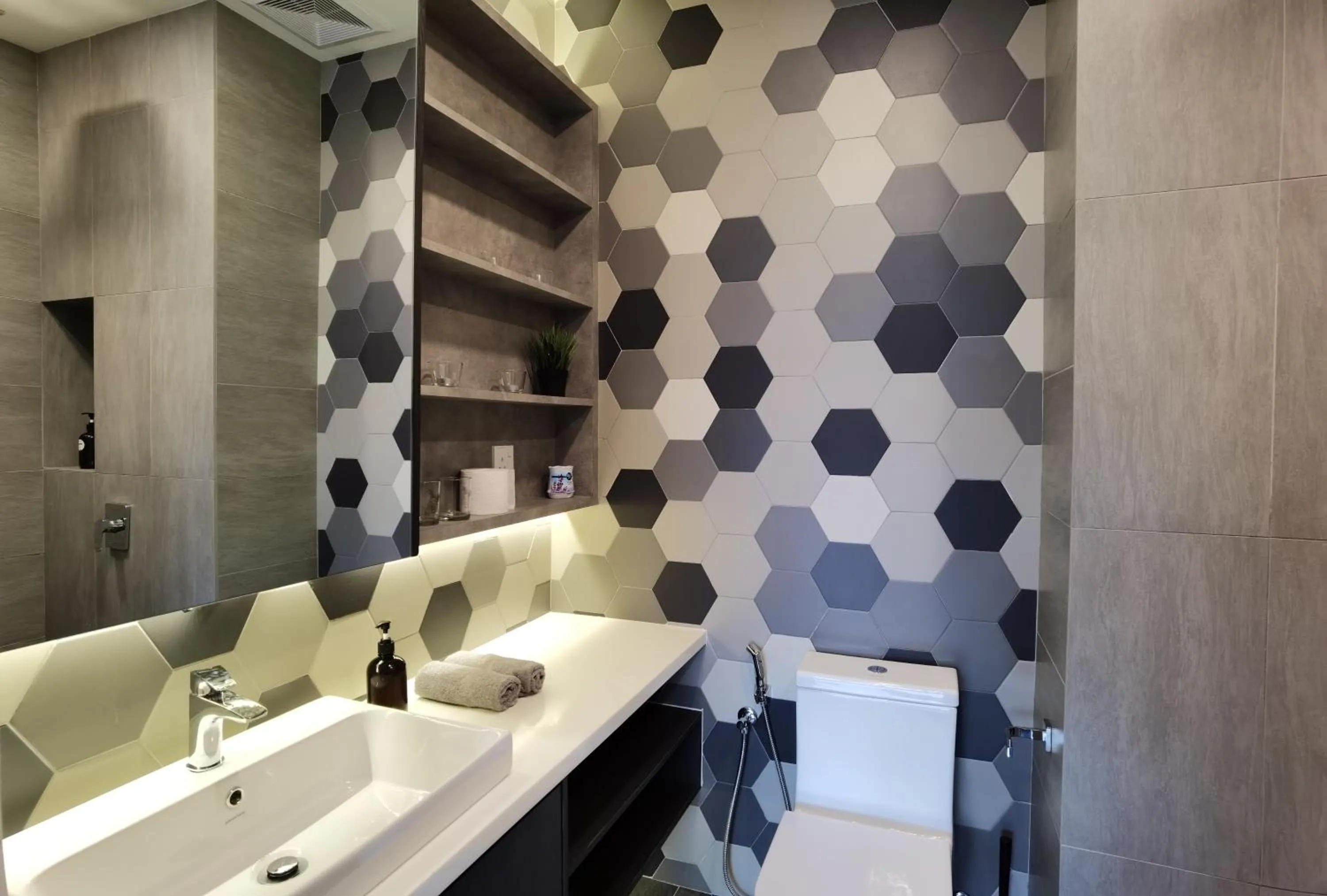 Bathroom in Ceylonz Suites by StayKL Stevvy