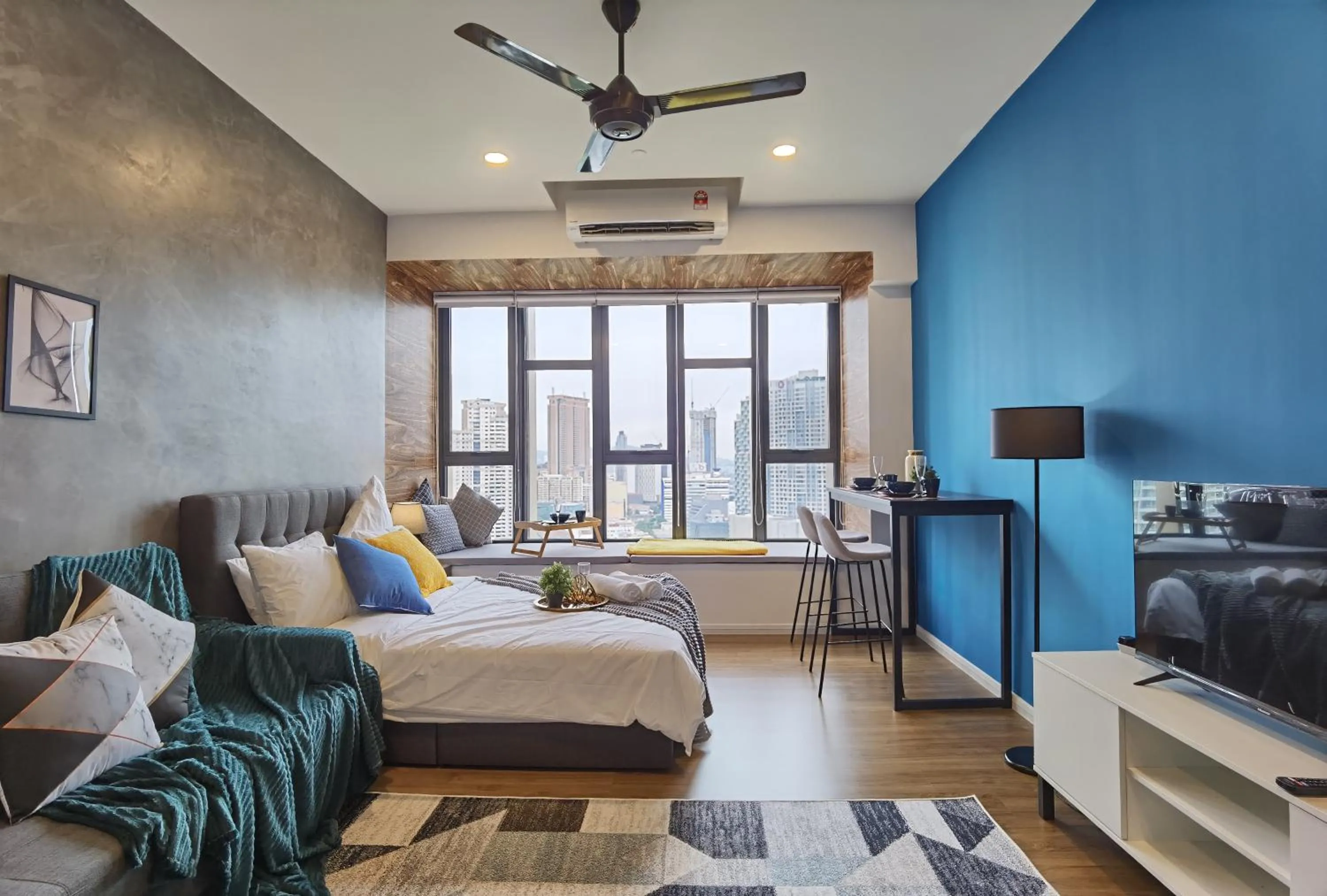 Bed in Ceylonz Suites by StayKL Stevvy