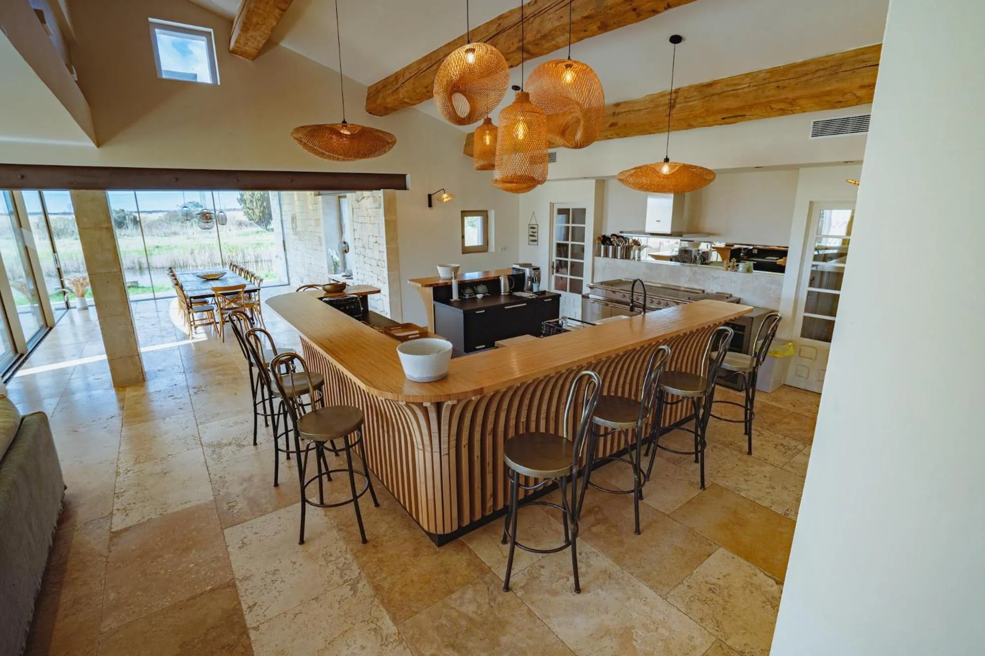 Kitchen or kitchenette in Mas du Couvin, maison d'hôtes en Camargue