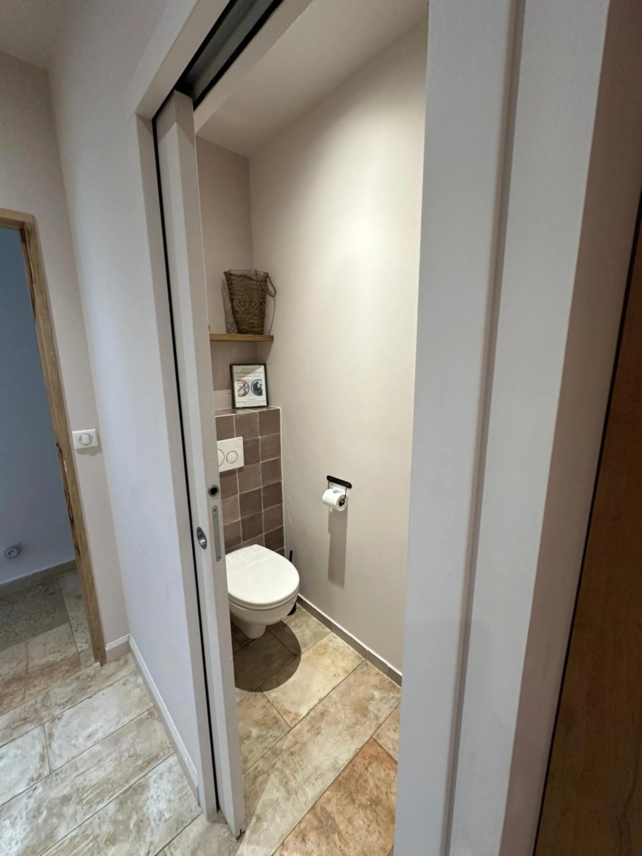 Toilet in Mas du Couvin, maison d'hôtes en Camargue