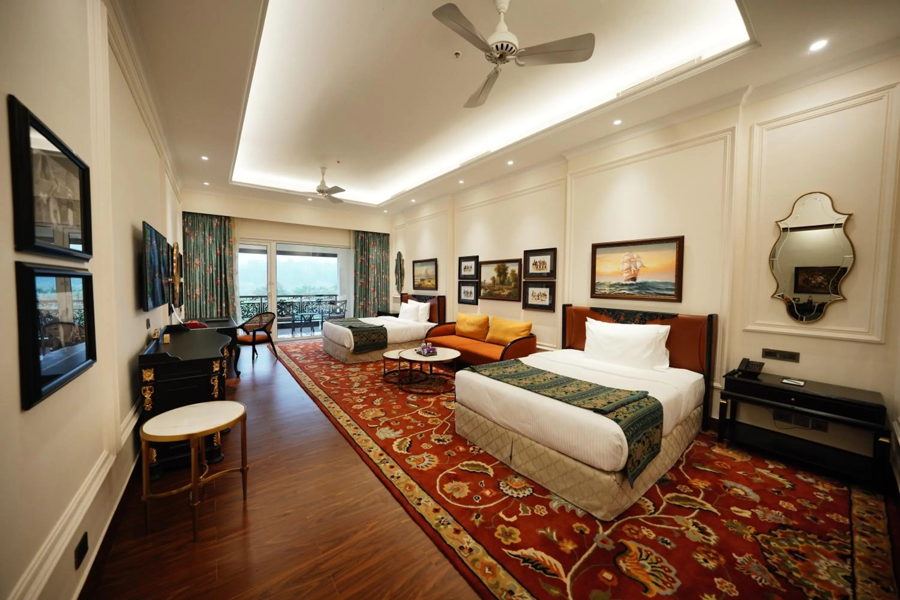 Bed in MAYFAIR Tea Resort