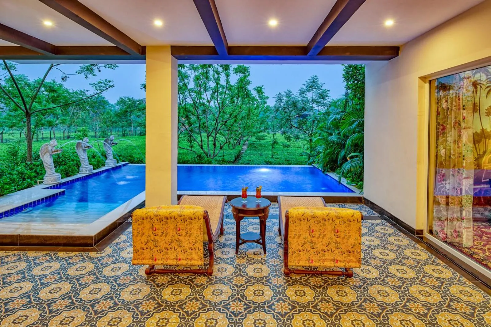 Swimming pool in MAYFAIR Tea Resort