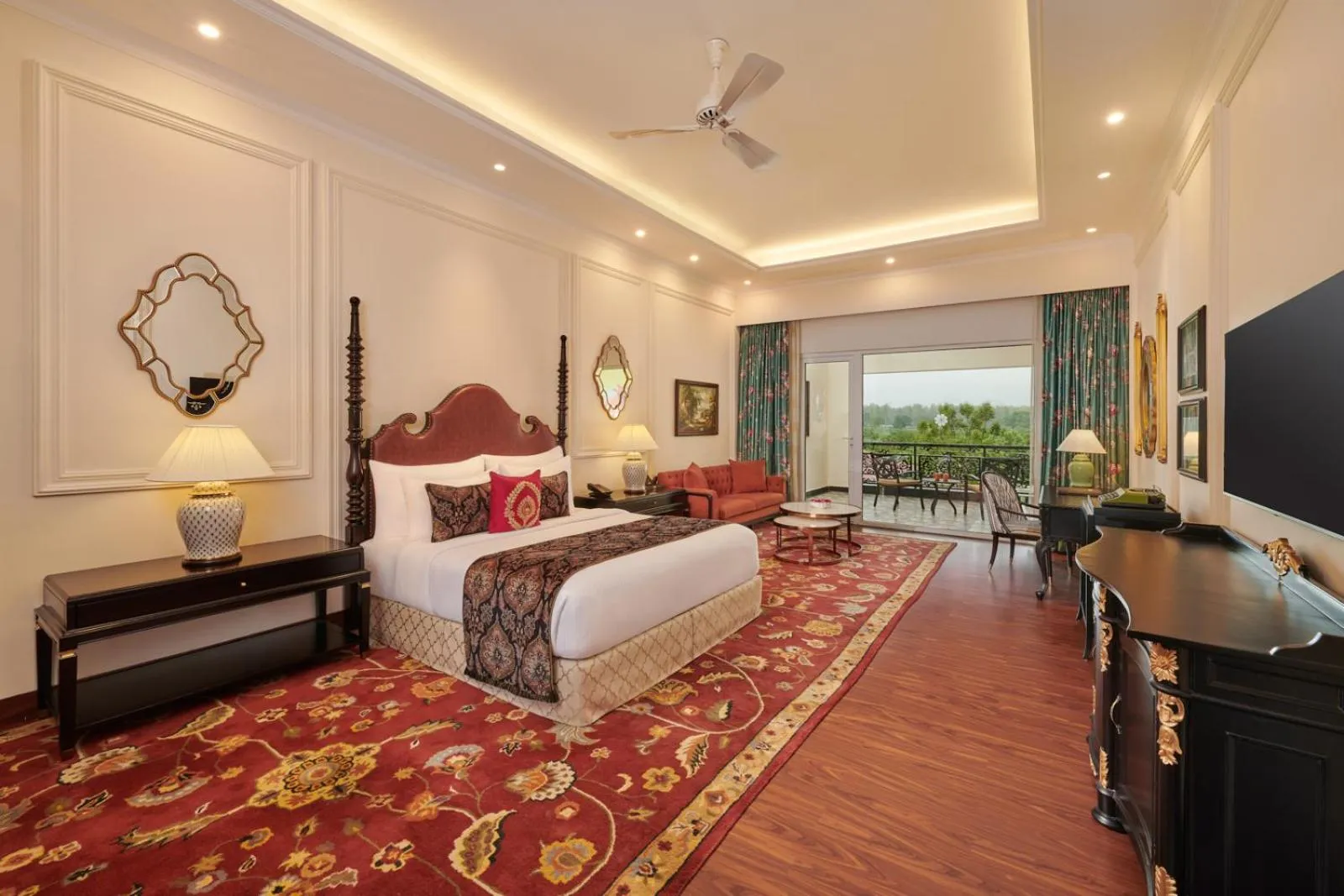 Bed in MAYFAIR Tea Resort