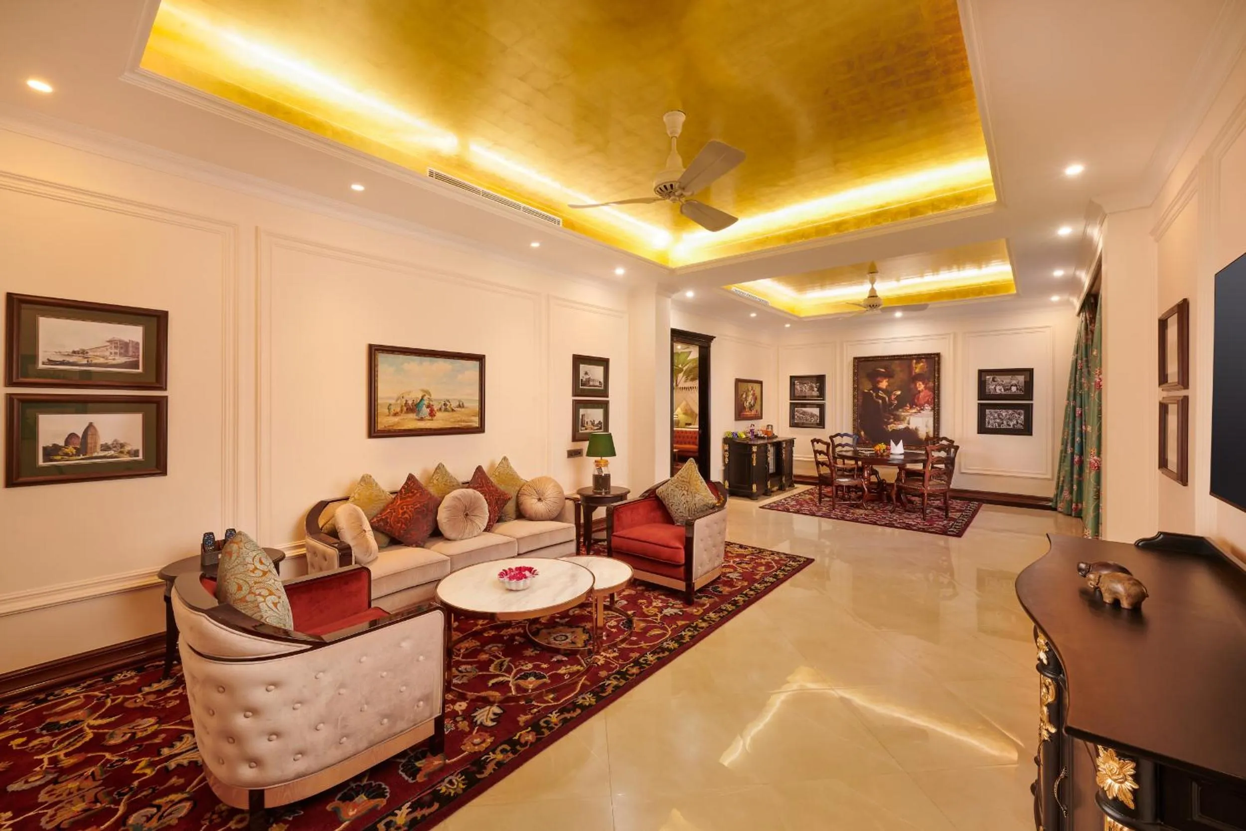 Living room in MAYFAIR Tea Resort