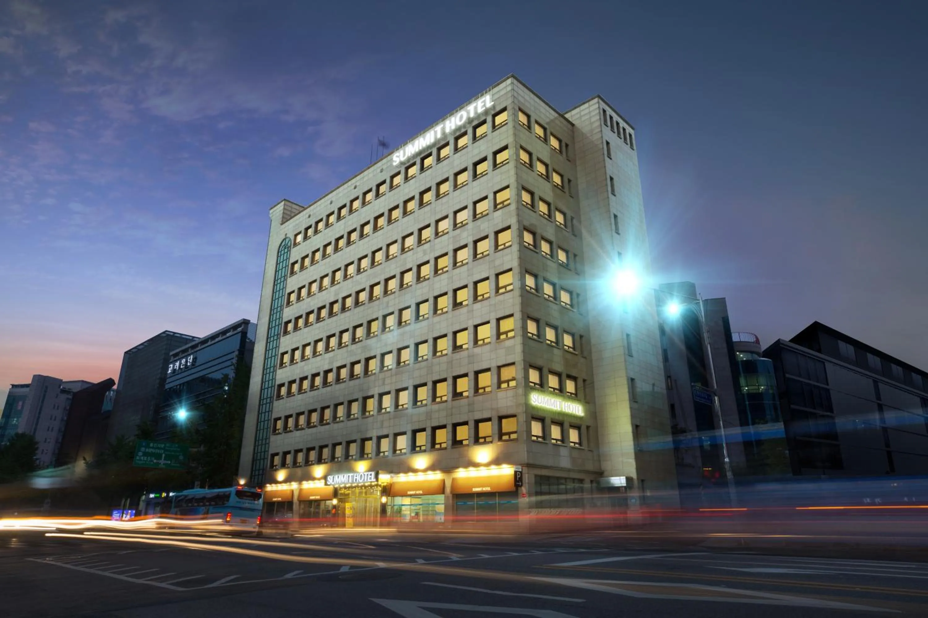 Property building in Summit Hotel Seoul Dongdaemun