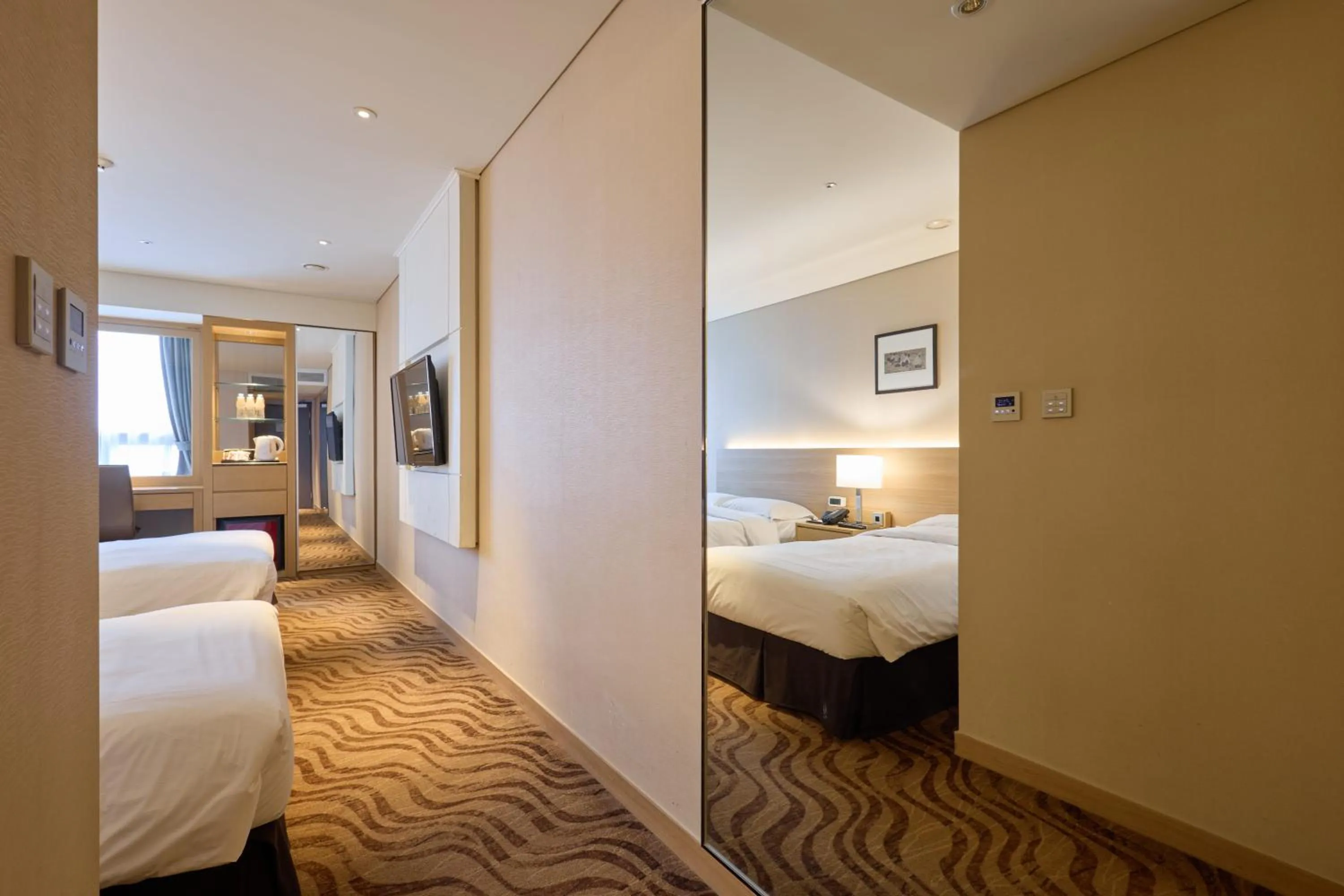 Photo of the whole room, Bed in Summit Hotel Seoul Dongdaemun