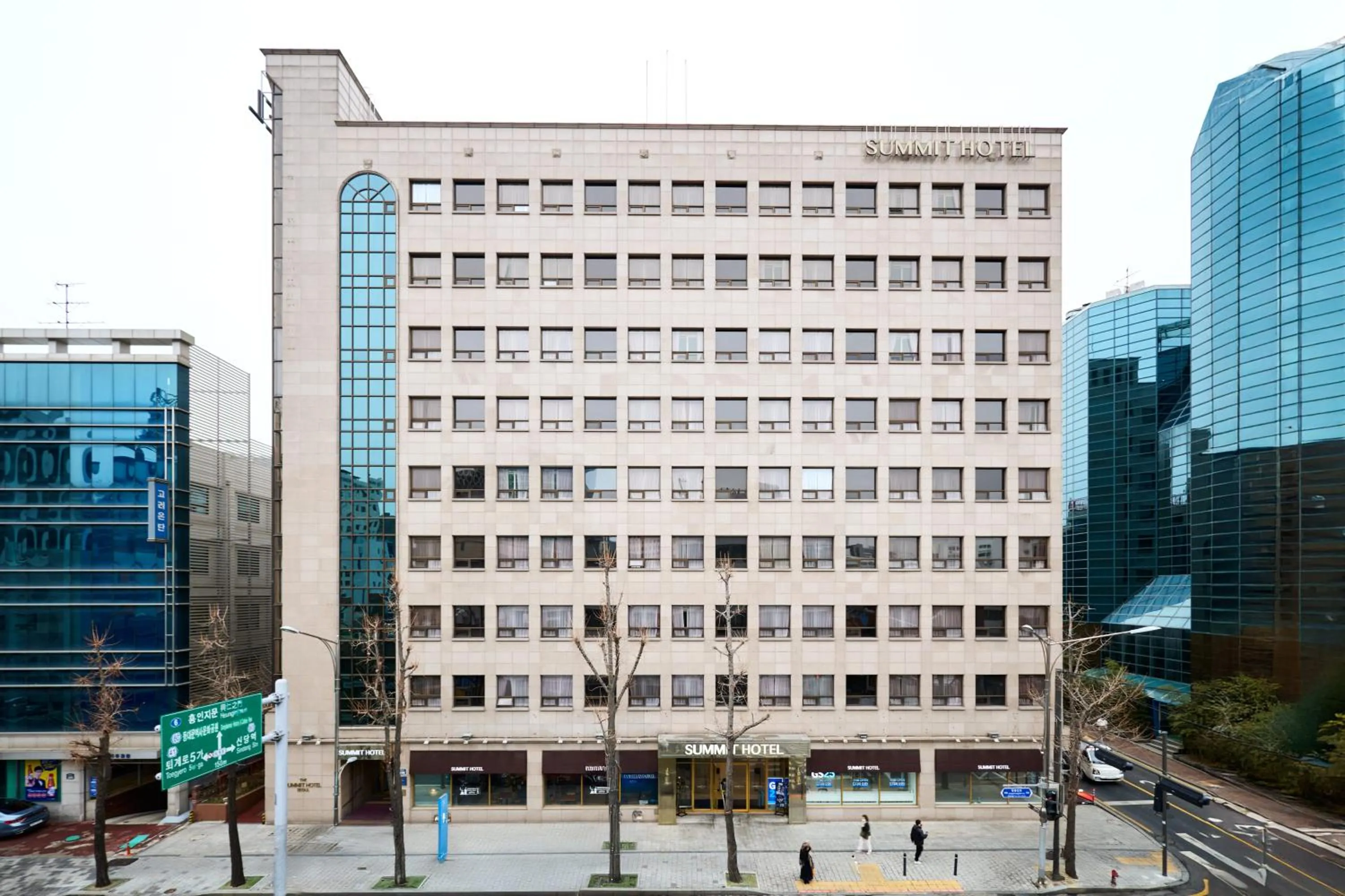 Facade/entrance in Summit Hotel Seoul Dongdaemun
