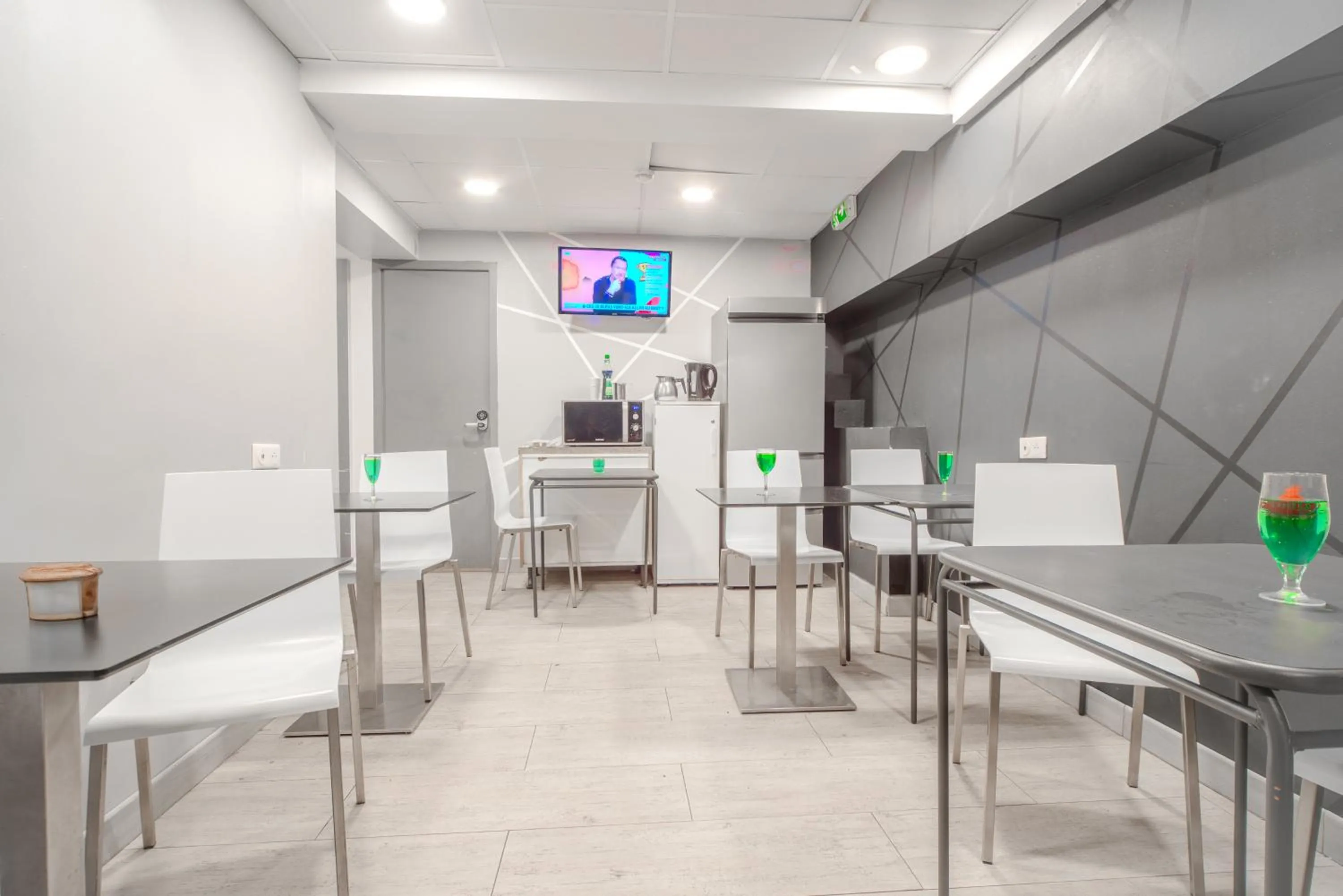 Communal kitchen in City Inn Paris