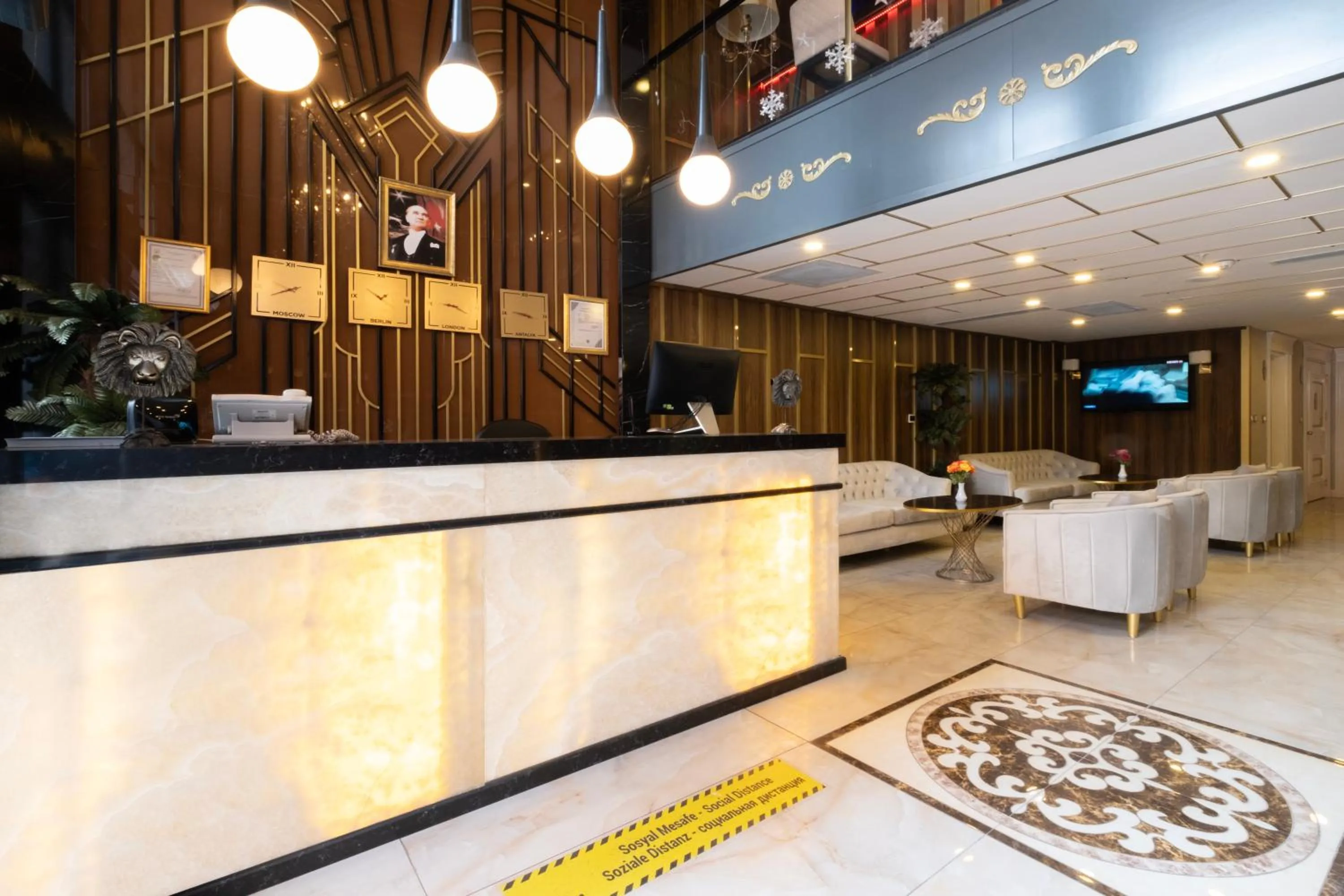 Leslion Luxury Hotel