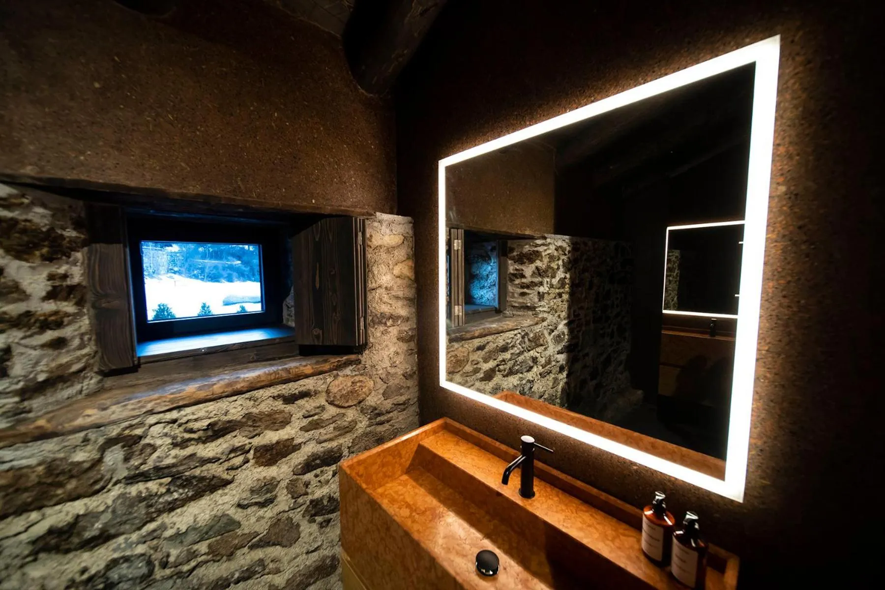 Bathroom in Les Pardines 1819 Mountain suites & SPA