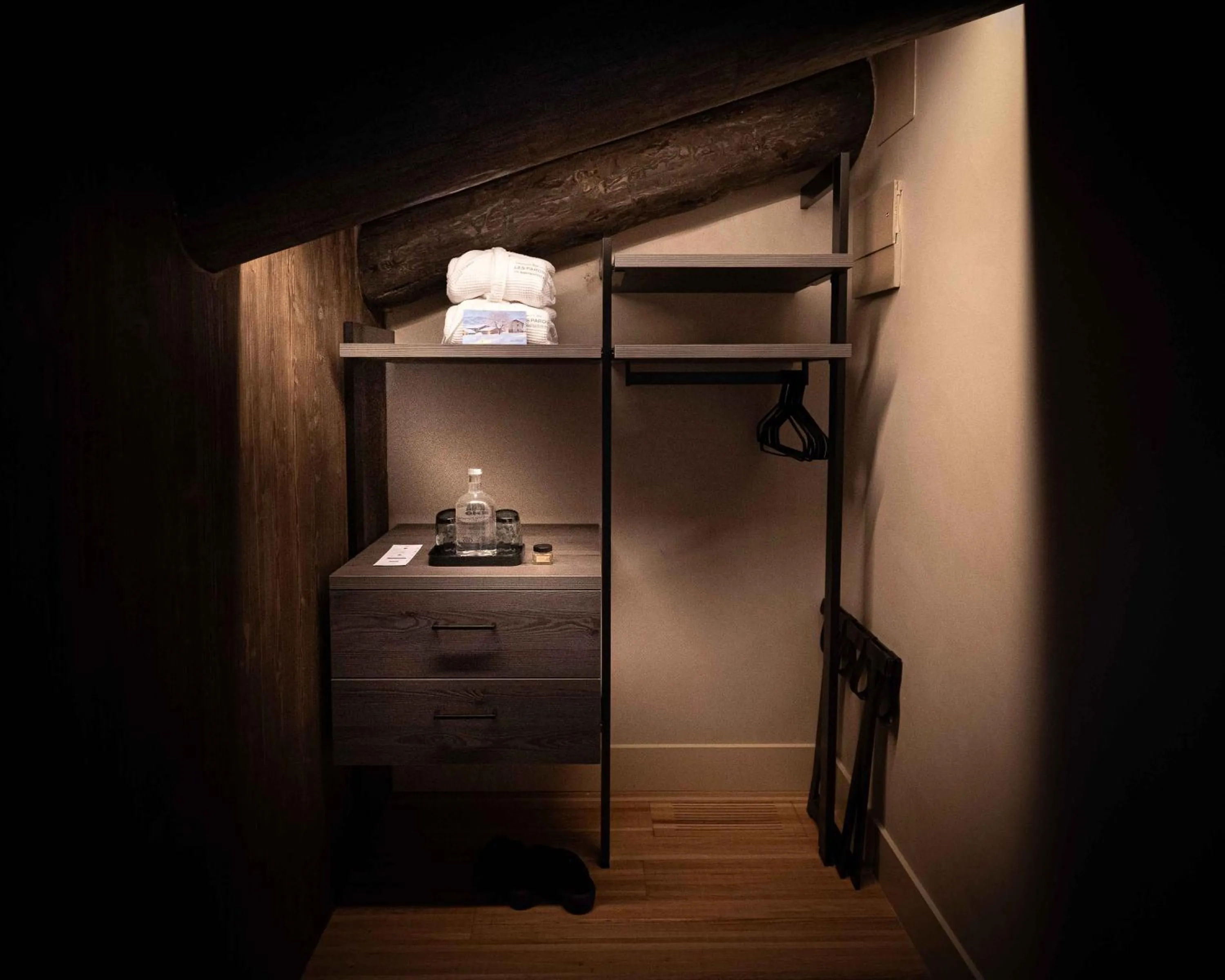 wardrobe in Les Pardines 1819 Mountain suites & SPA