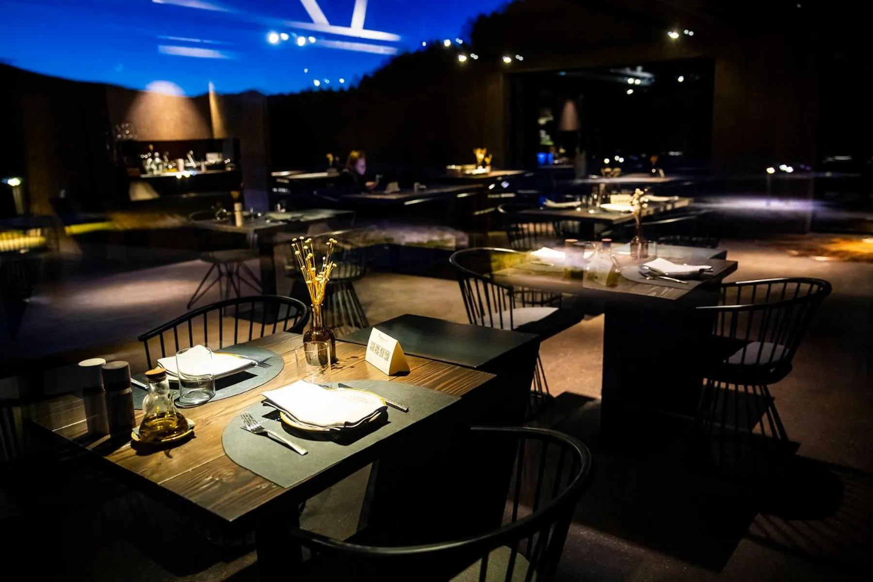 Restaurant/places to eat in Les Pardines 1819 Mountain suites & SPA