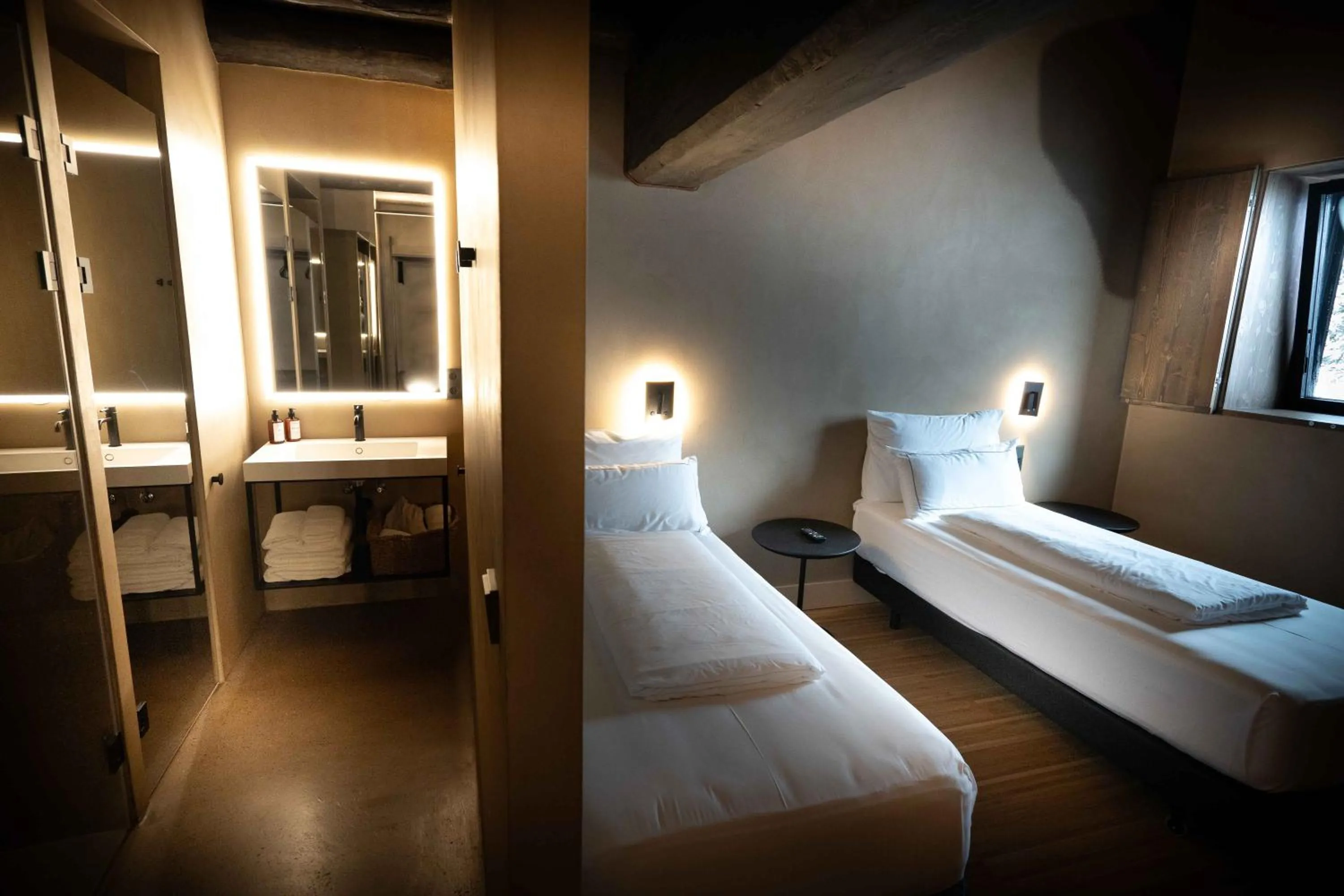 Bed in Les Pardines 1819 Mountain suites & SPA