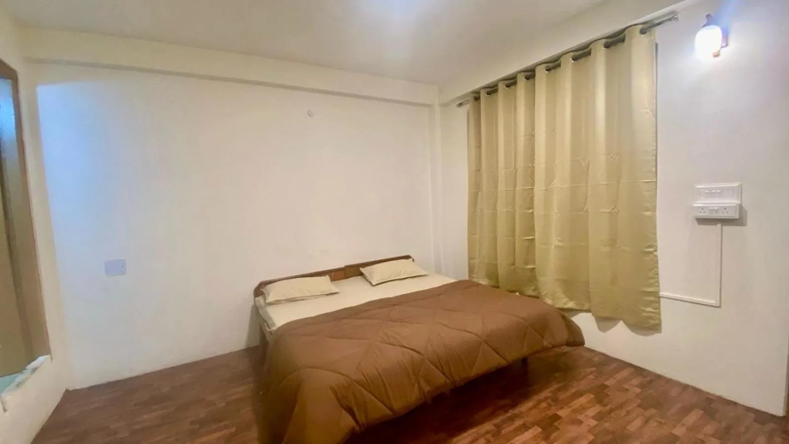 Bed in Nomadic Den Manali