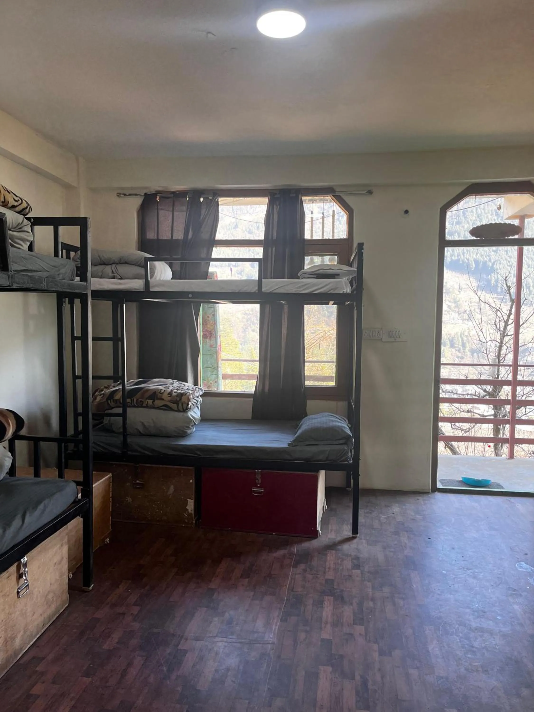 Bed in Nomadic Den Manali