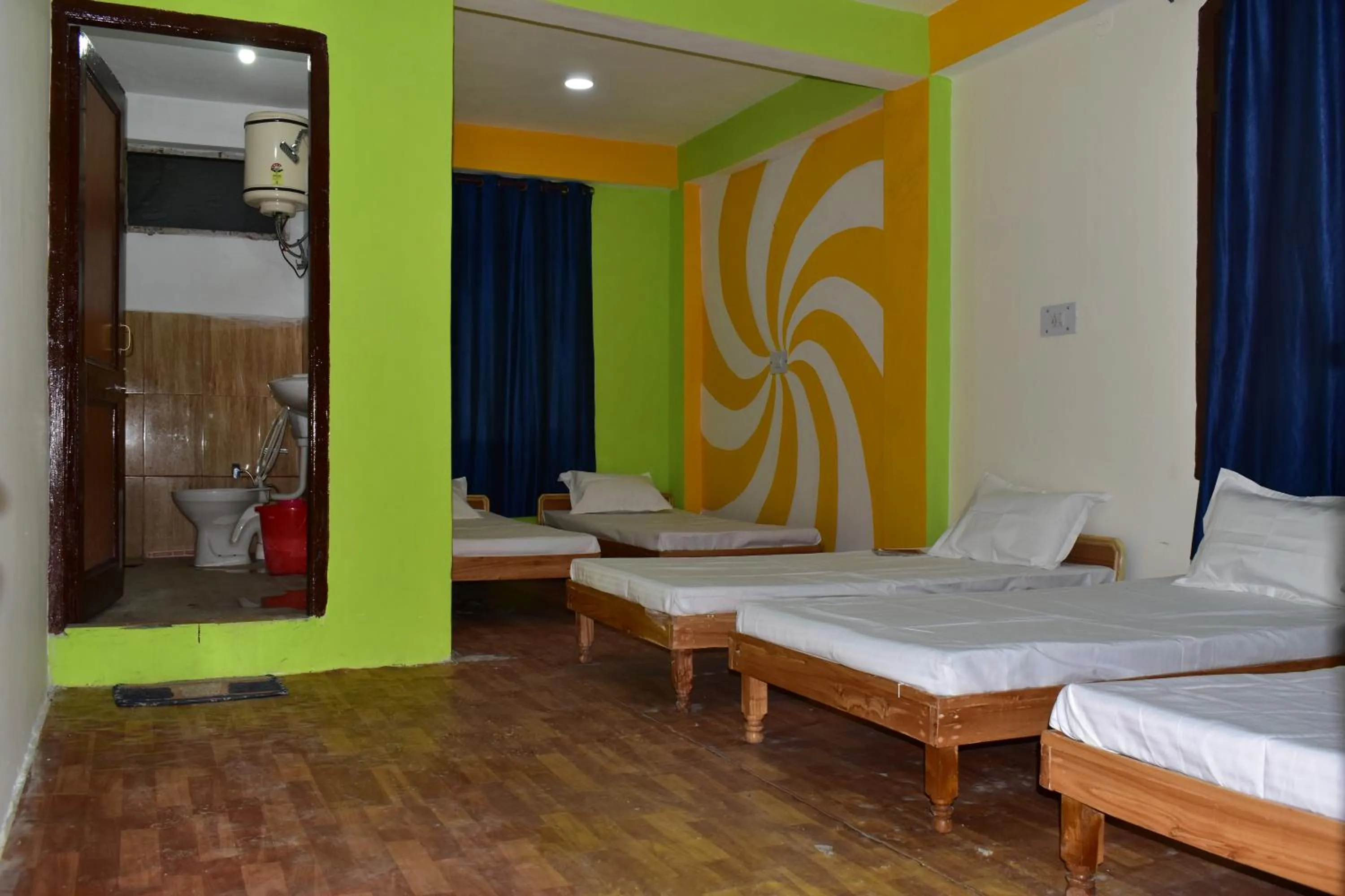 Bed in Nomadic Den Manali