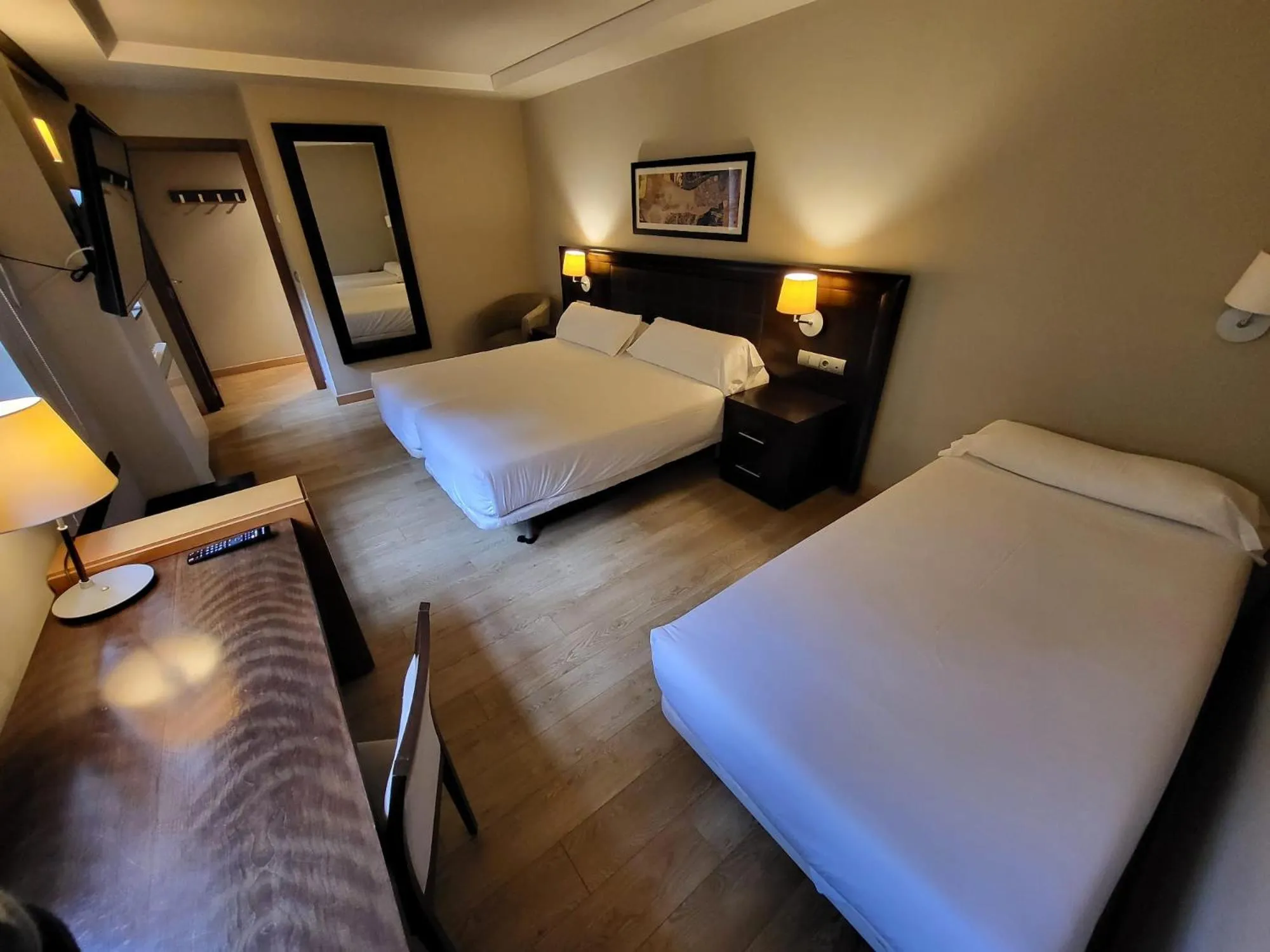 Photo of the whole room in SNÖ Aragon Hills