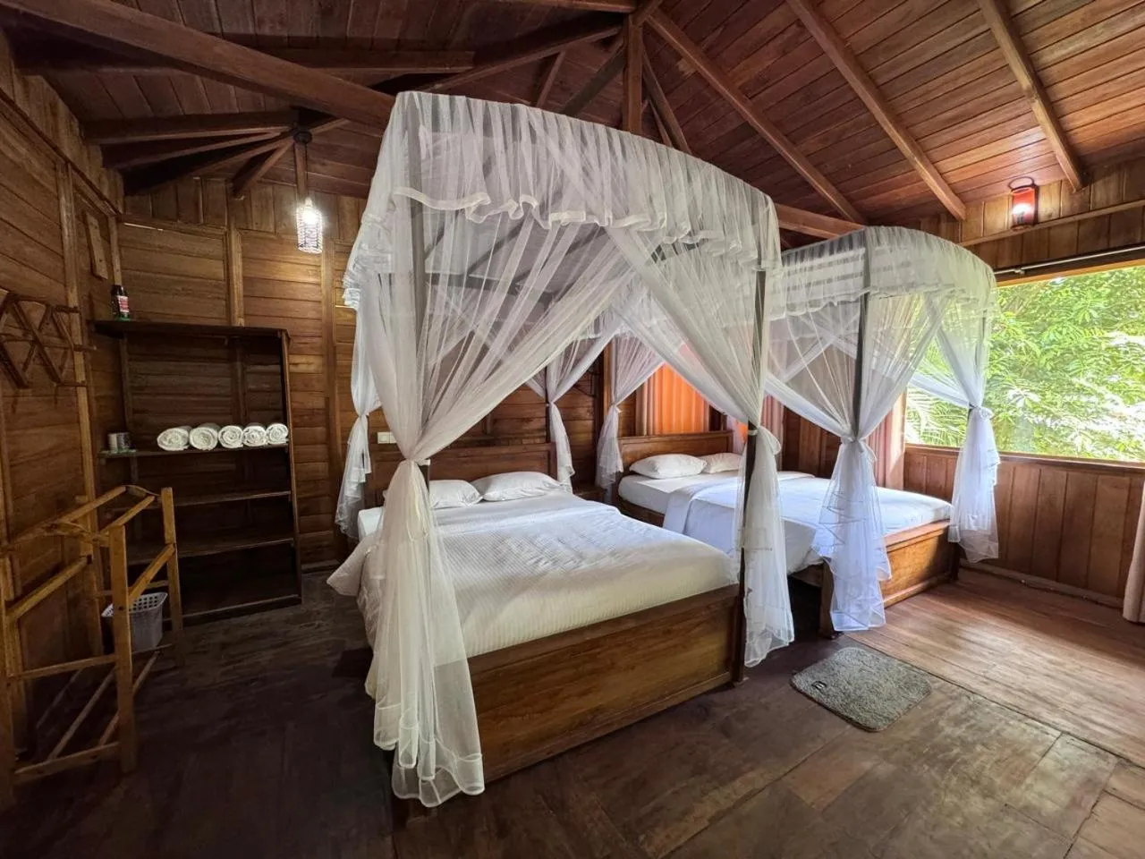 Bed in Habarana Tree house Mutu village