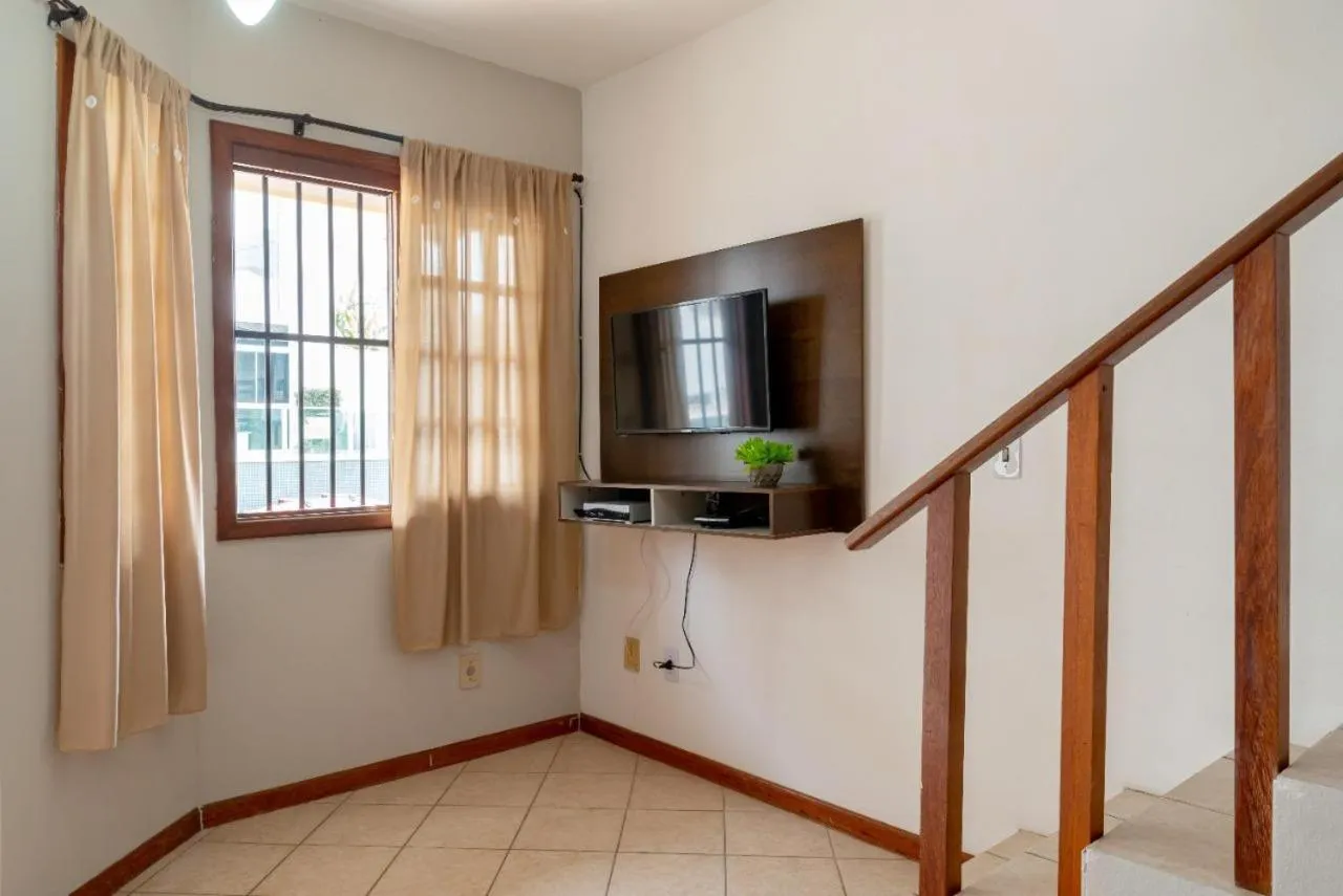 Communal lounge/ TV room in Pousada Clara Manhã